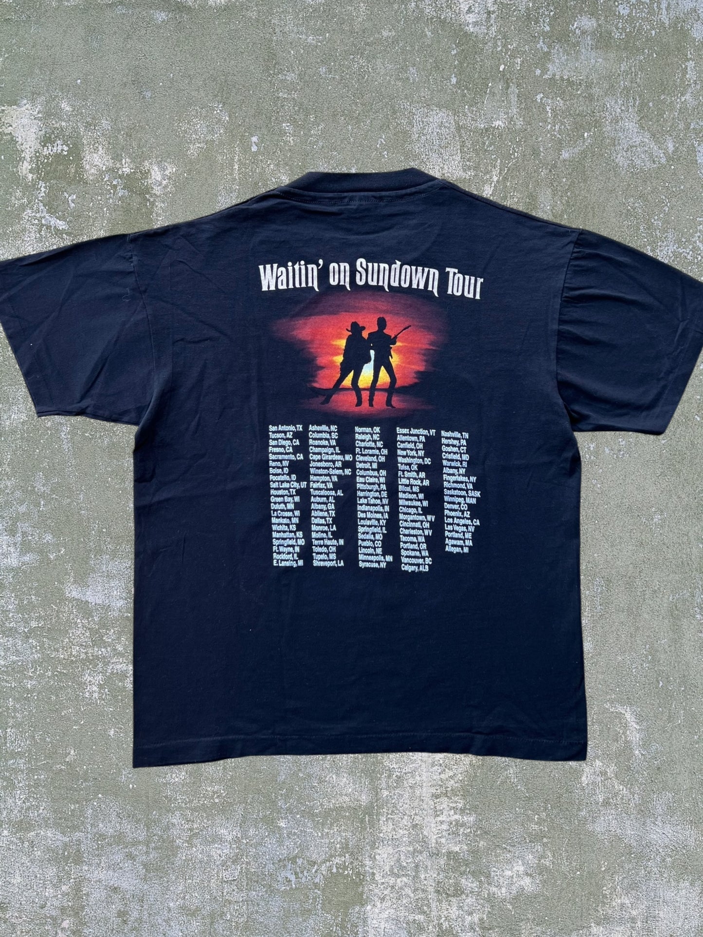 ‘90s Brooks & Dunn Waitin’ On Sundown Tour Tee (L)