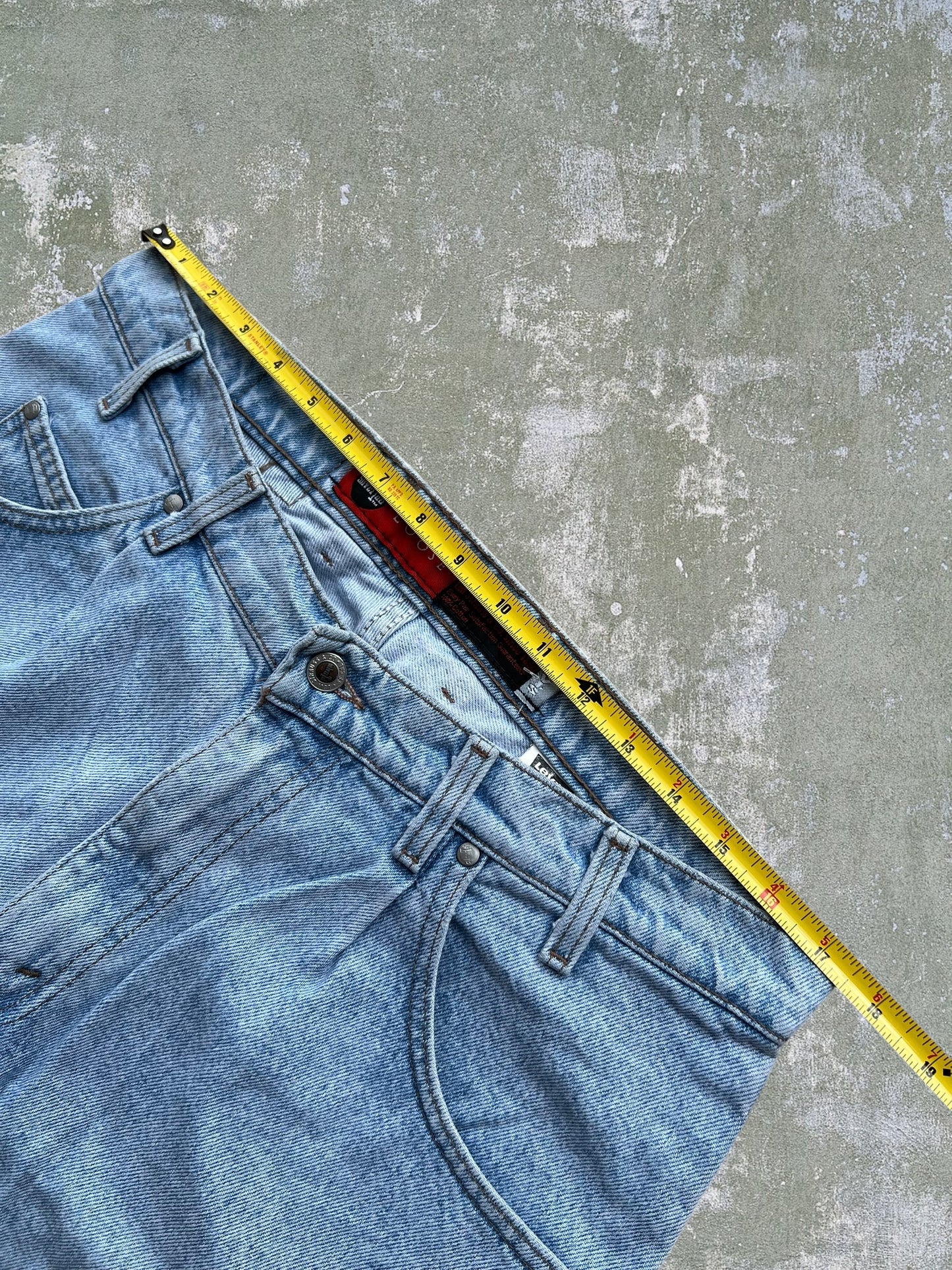 ‘90s Levi’s Silver Tab Jean Shorts (36)