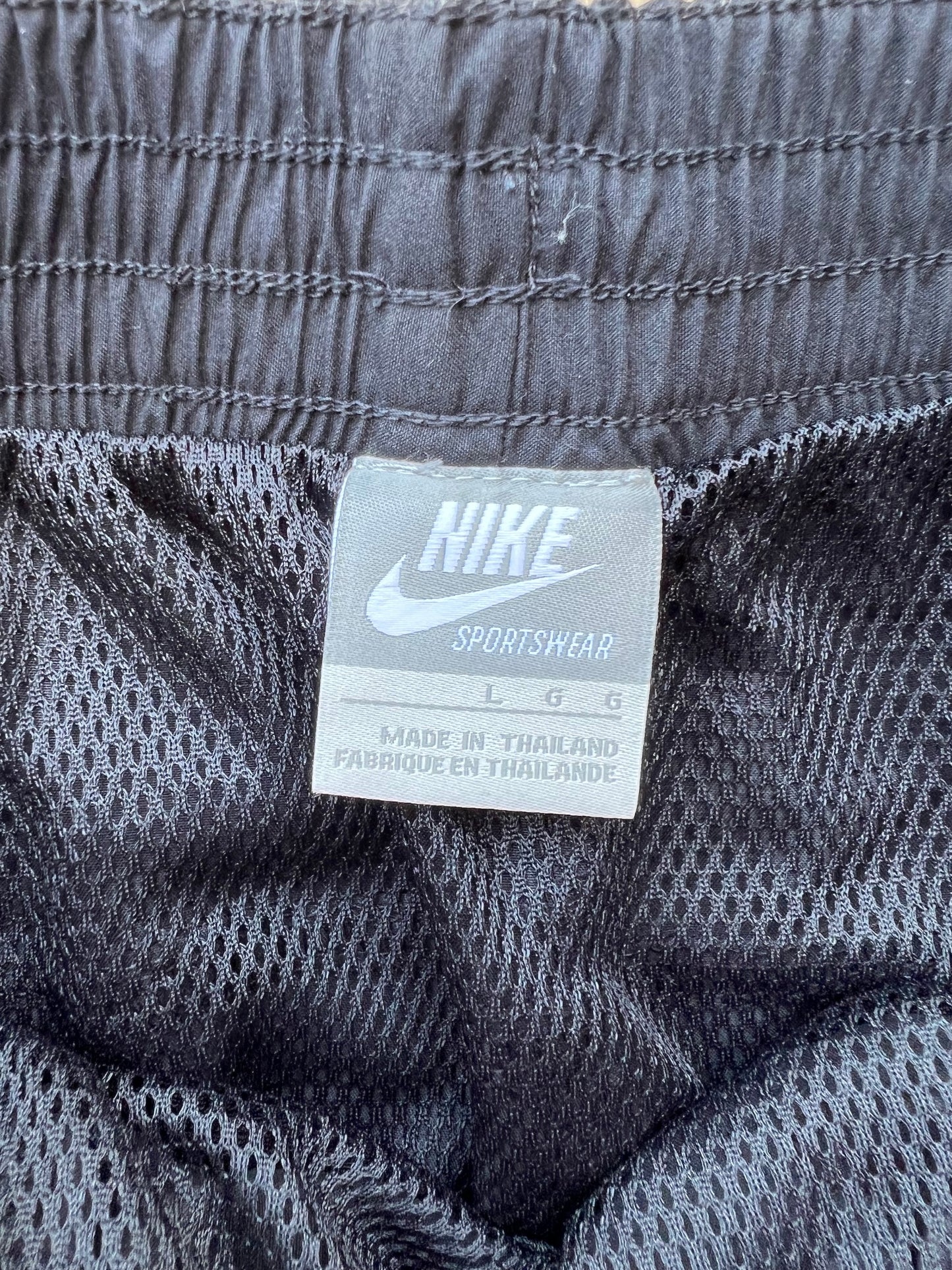 Early-2000s Nike Woven Cargo Shorts (L)