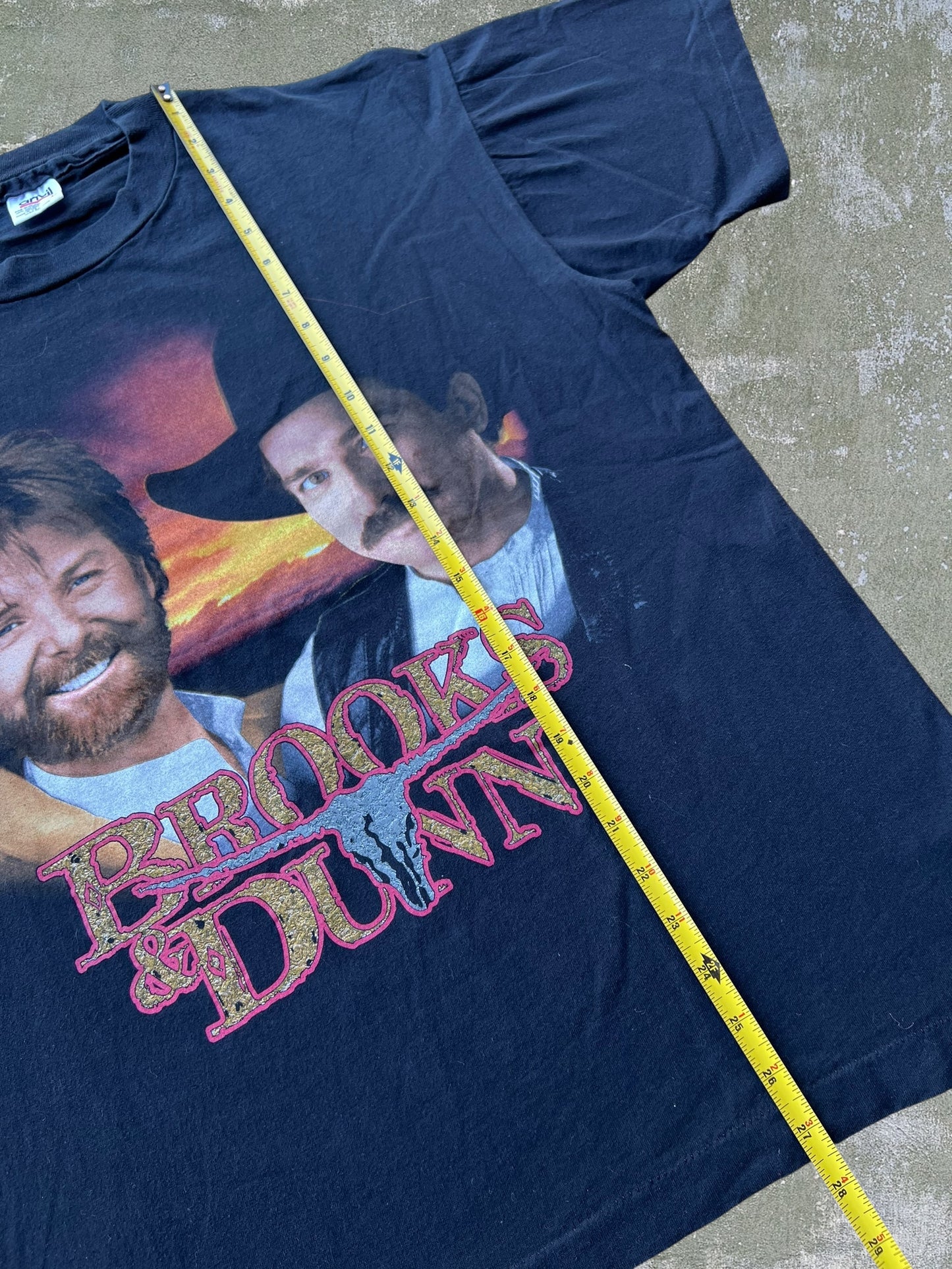 ‘90s Brooks & Dunn Waitin’ On Sundown Tour Tee (L)