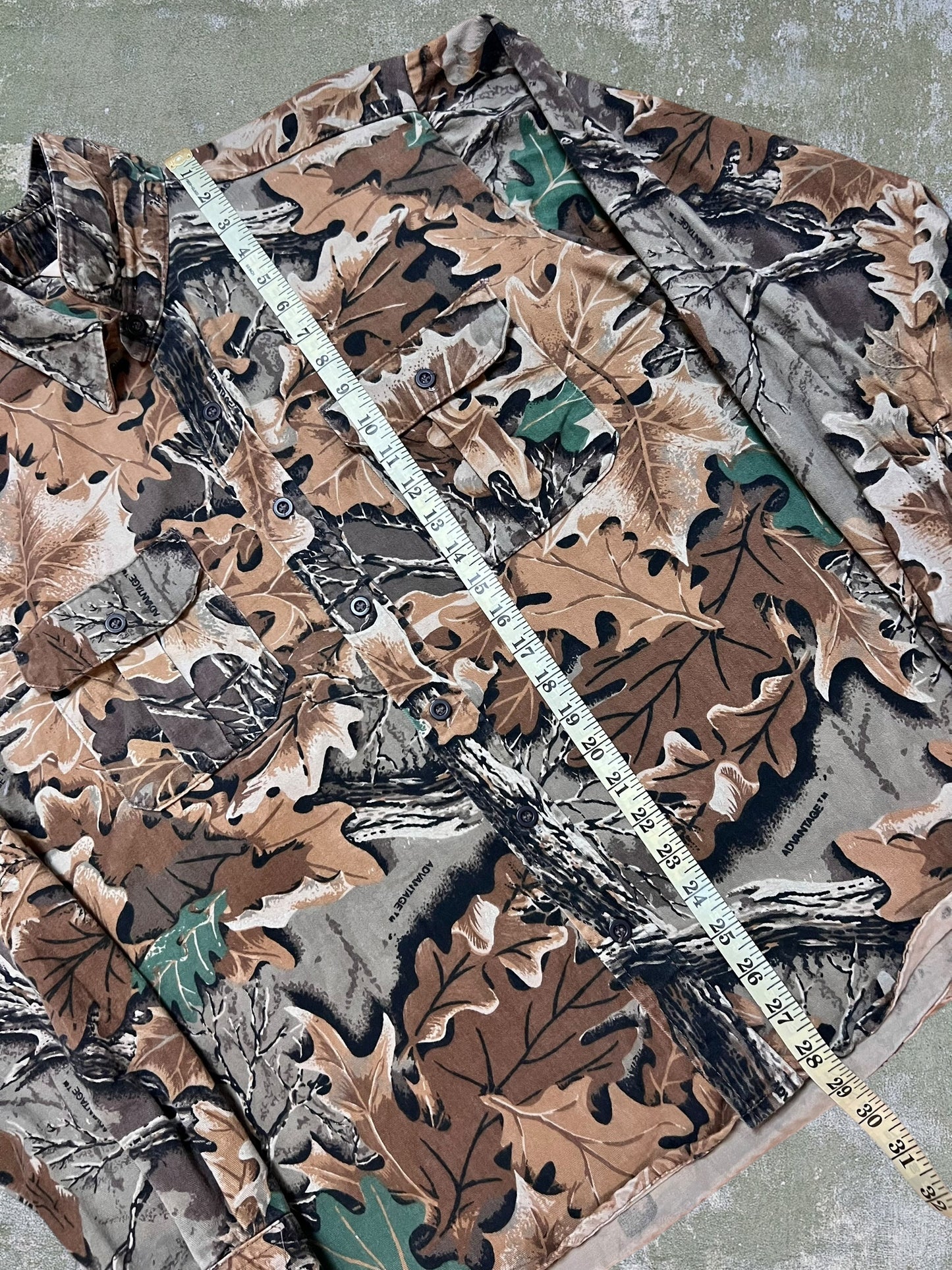 ‘80s/‘90s RealTree Camo Shirt (L)