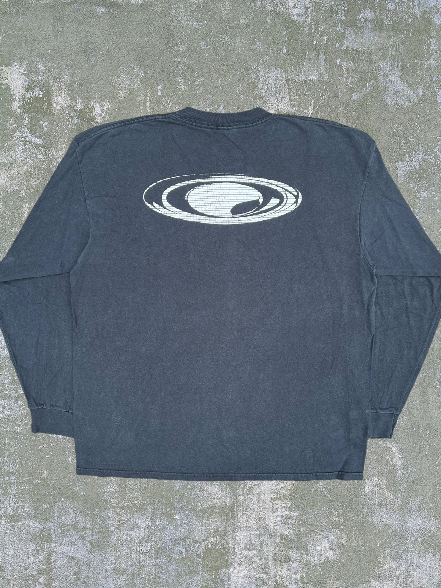 2000s Oakley Long Sleeve Tee (XL)