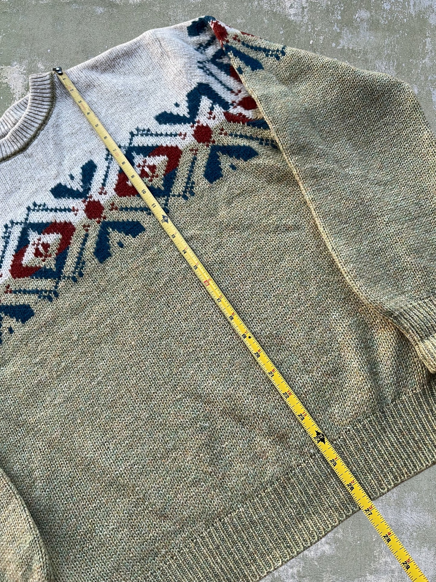 Vintage Patterned Wool Sweater (L)