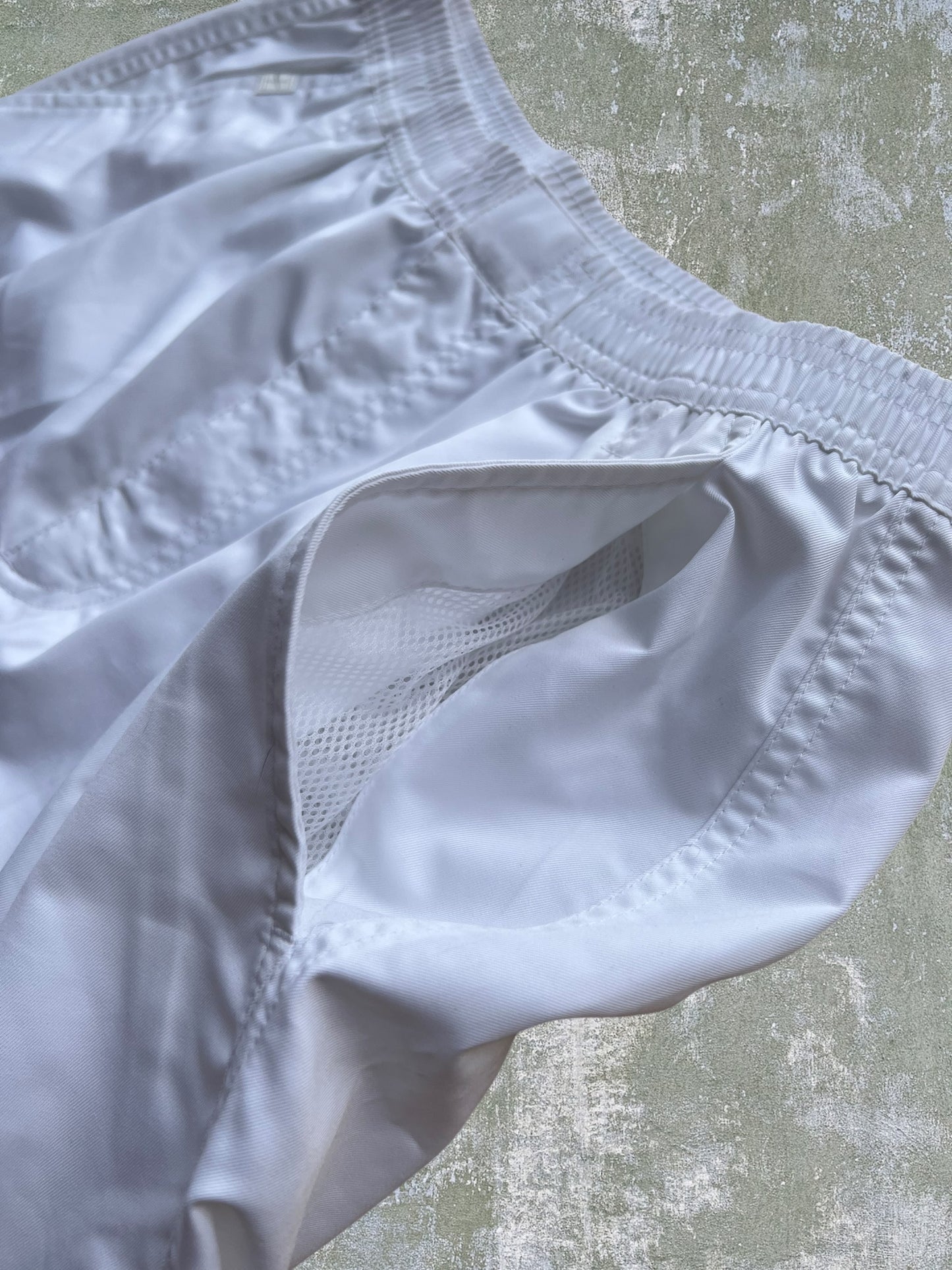 Early-2000s Nike Challenge Court Shorts (M)