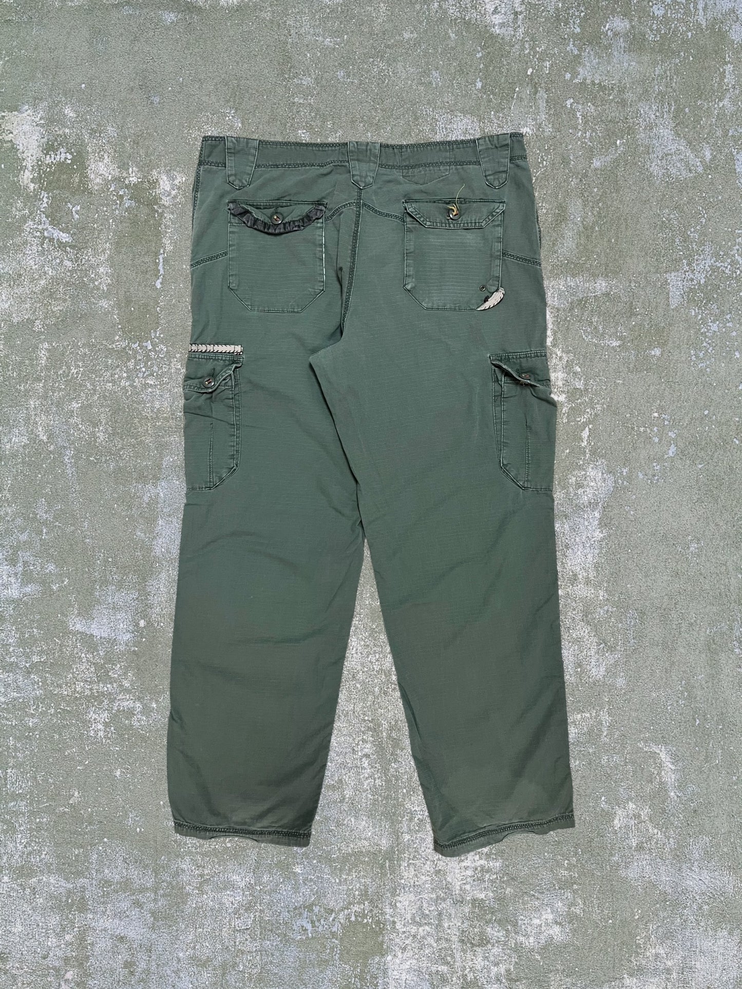 2000s Reef Cargo Pants (36)