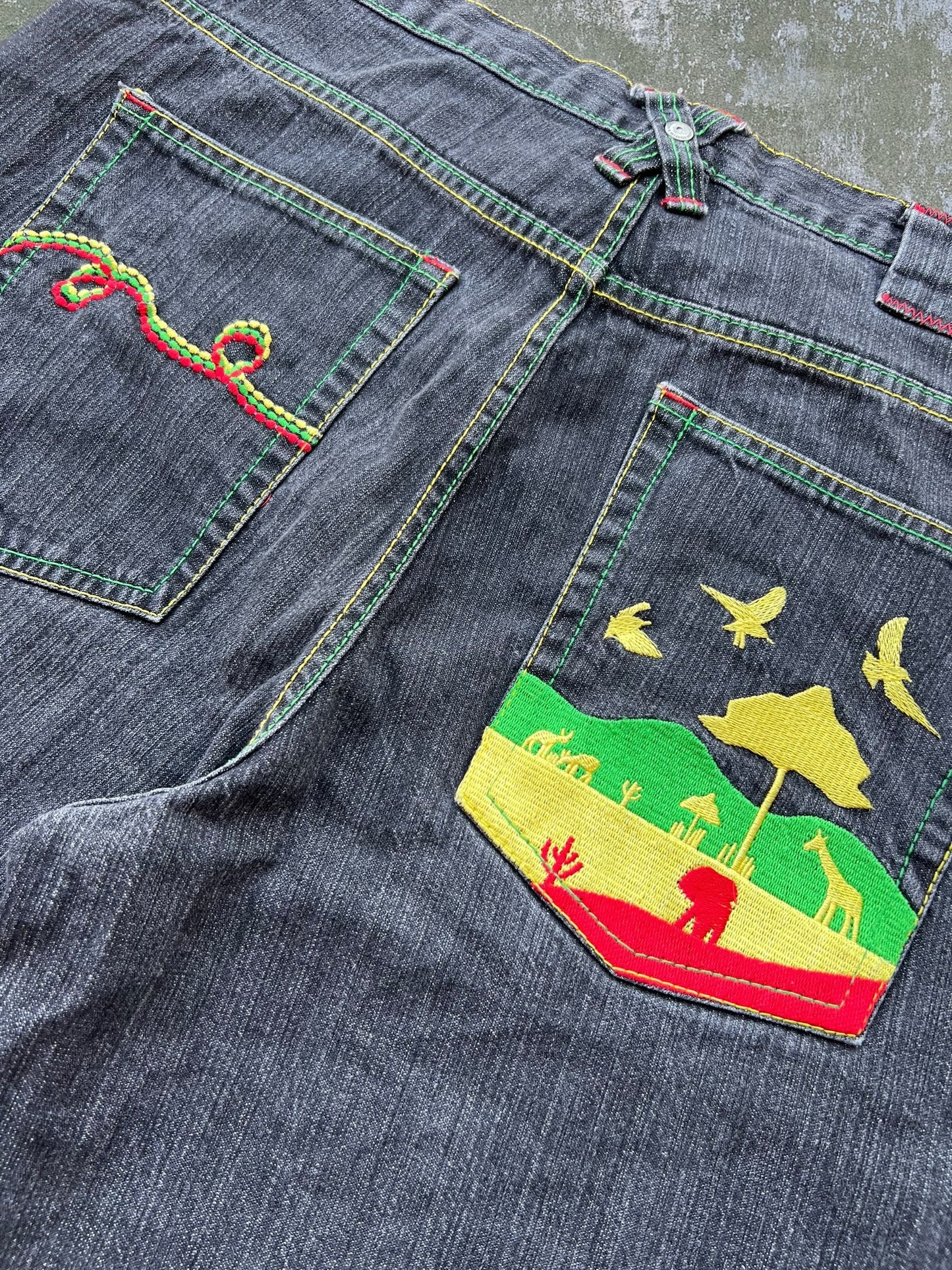 Early-2000s Design Lab Jean Shorts (38)
