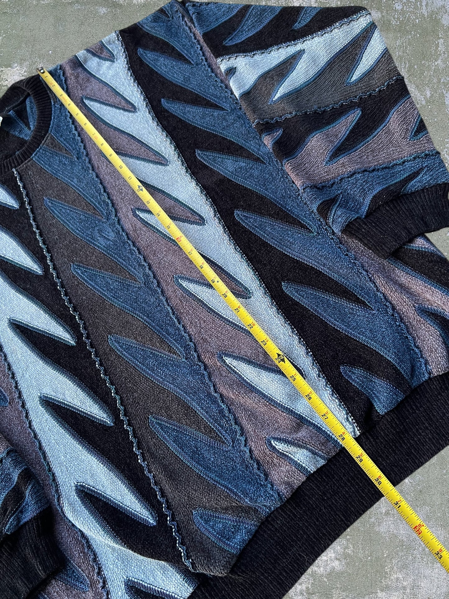 ‘90s Tundra Style Sweater (XL)