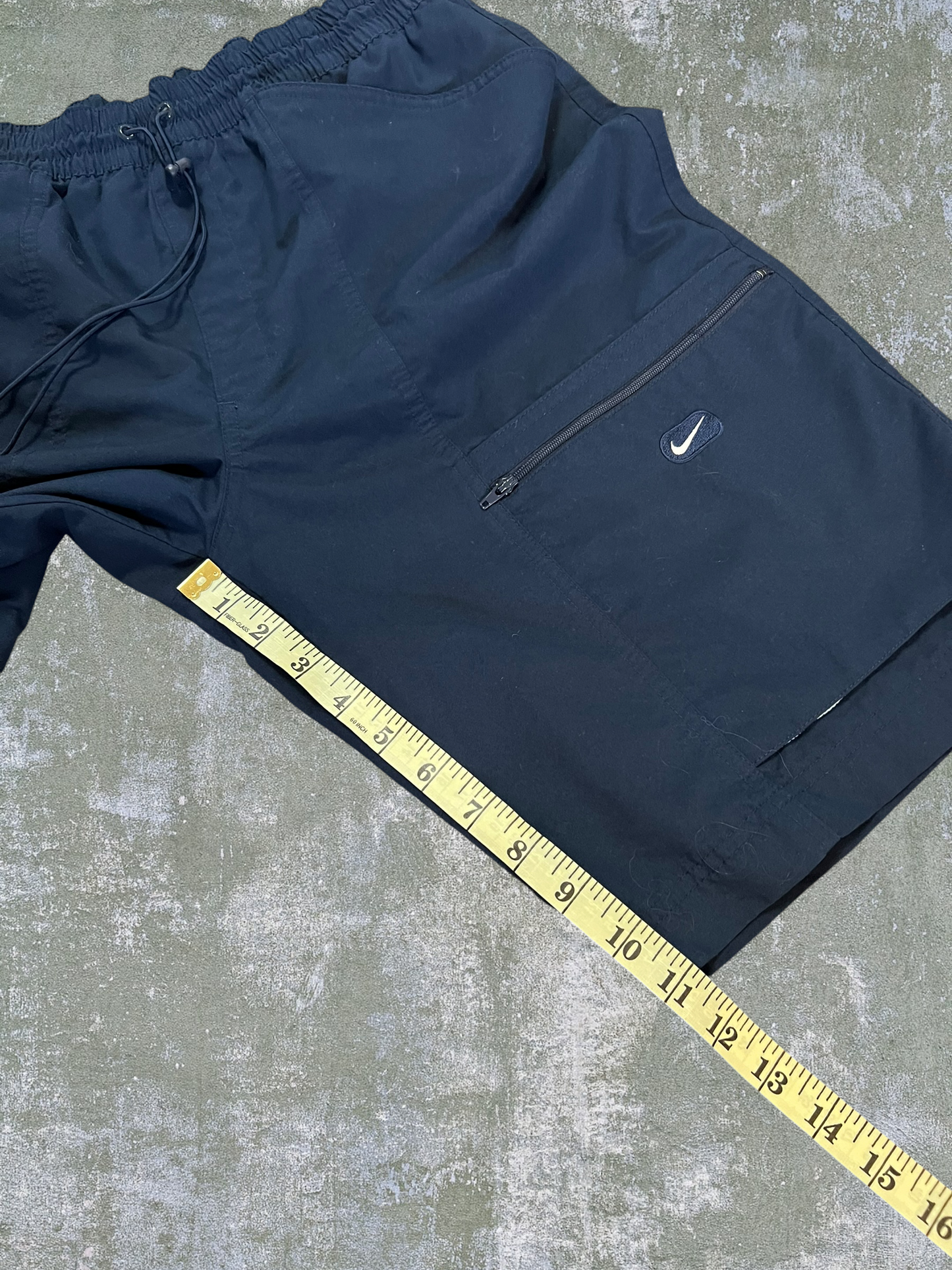 Early-2000s Nike Woven Cargo Shorts (M)