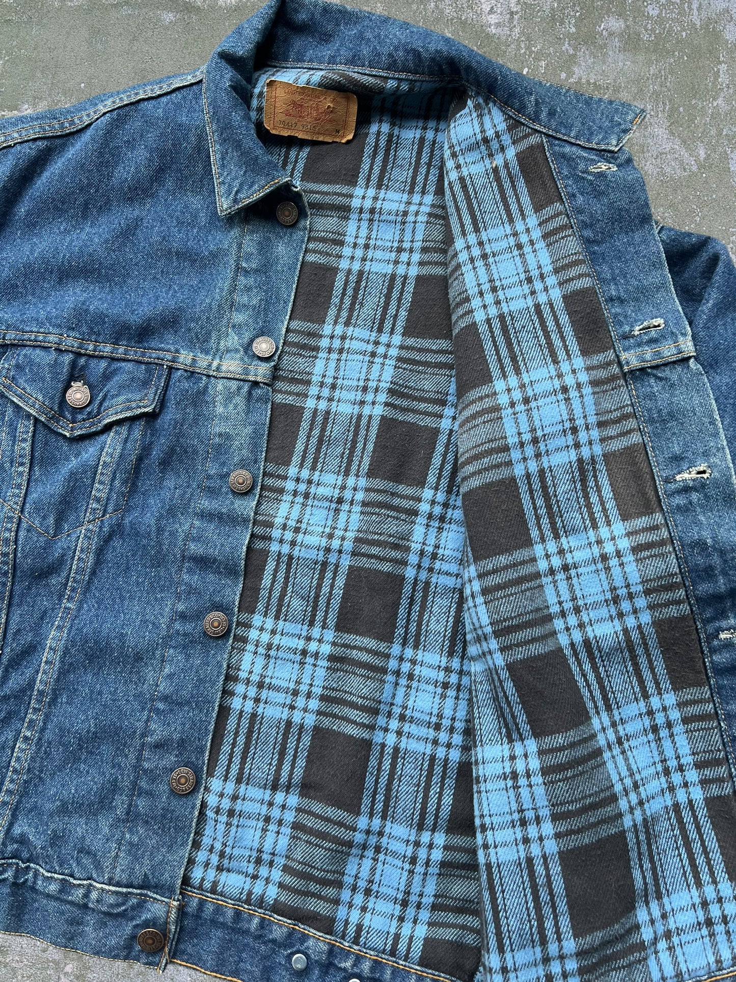 ‘90s Levi’s Flannel Lined Denim Jacket (M)