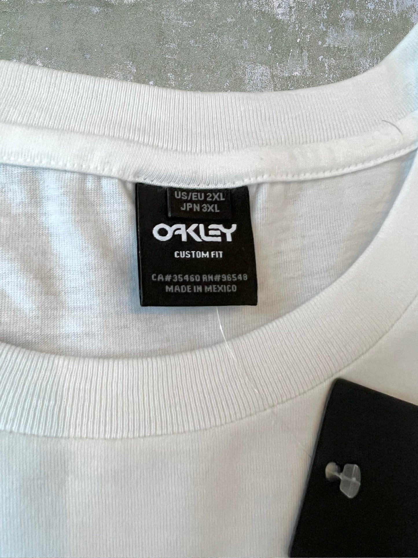 2018 Oakley Long Sleeve Tee (XXL) (New With Tags)