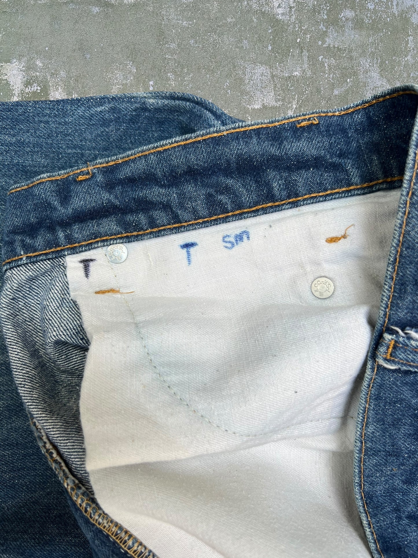 ‘70s/Early-80s Levi’s 517 Boot Cut Jeans (36x33)