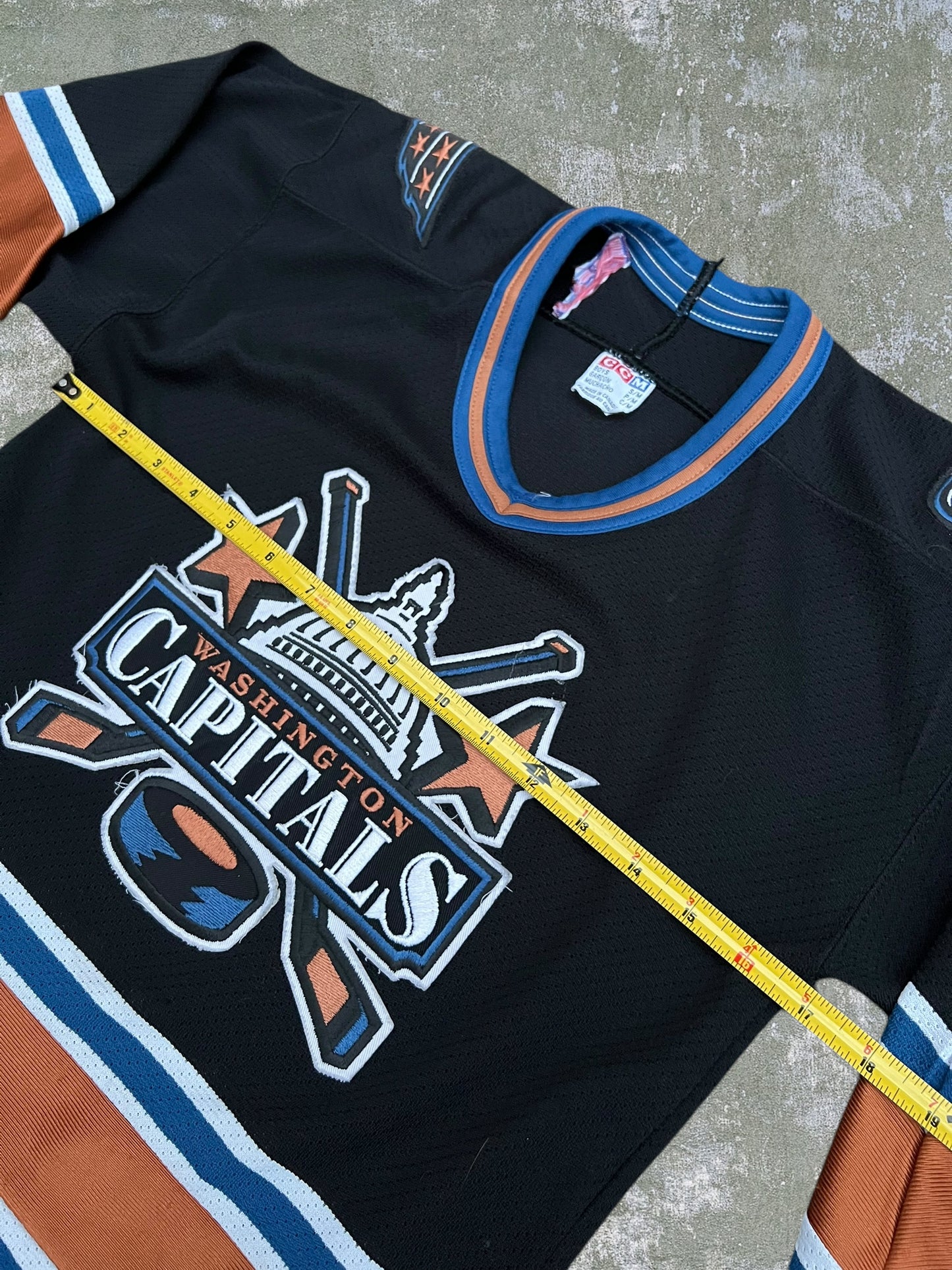 ‘90s Washington Capitals Jersey (Youth S/M)