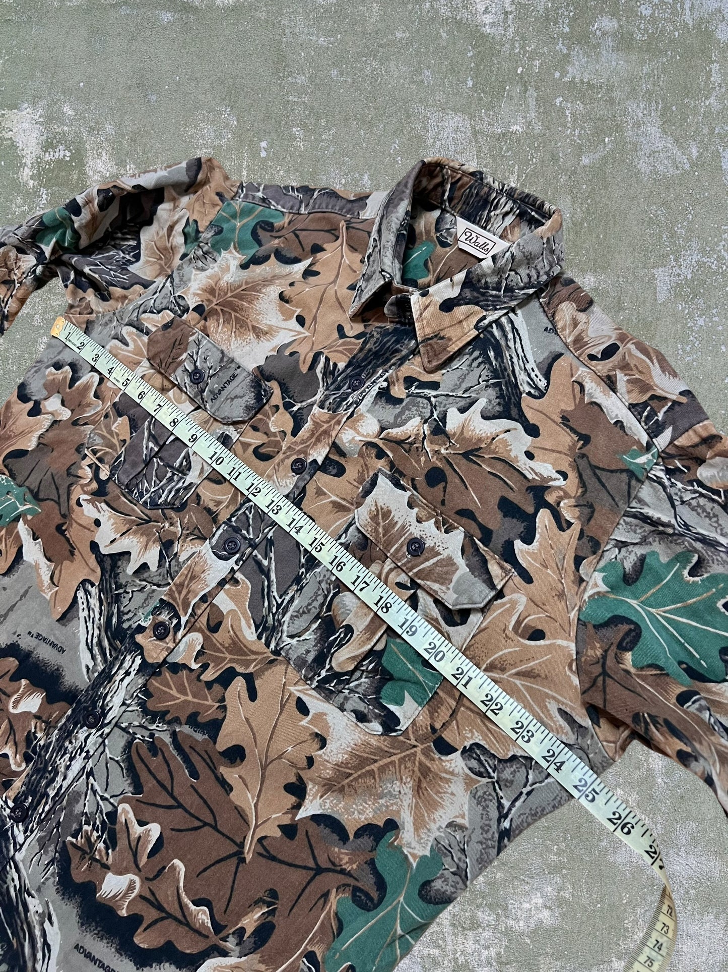 ‘80s/‘90s RealTree Camo Shirt (L)