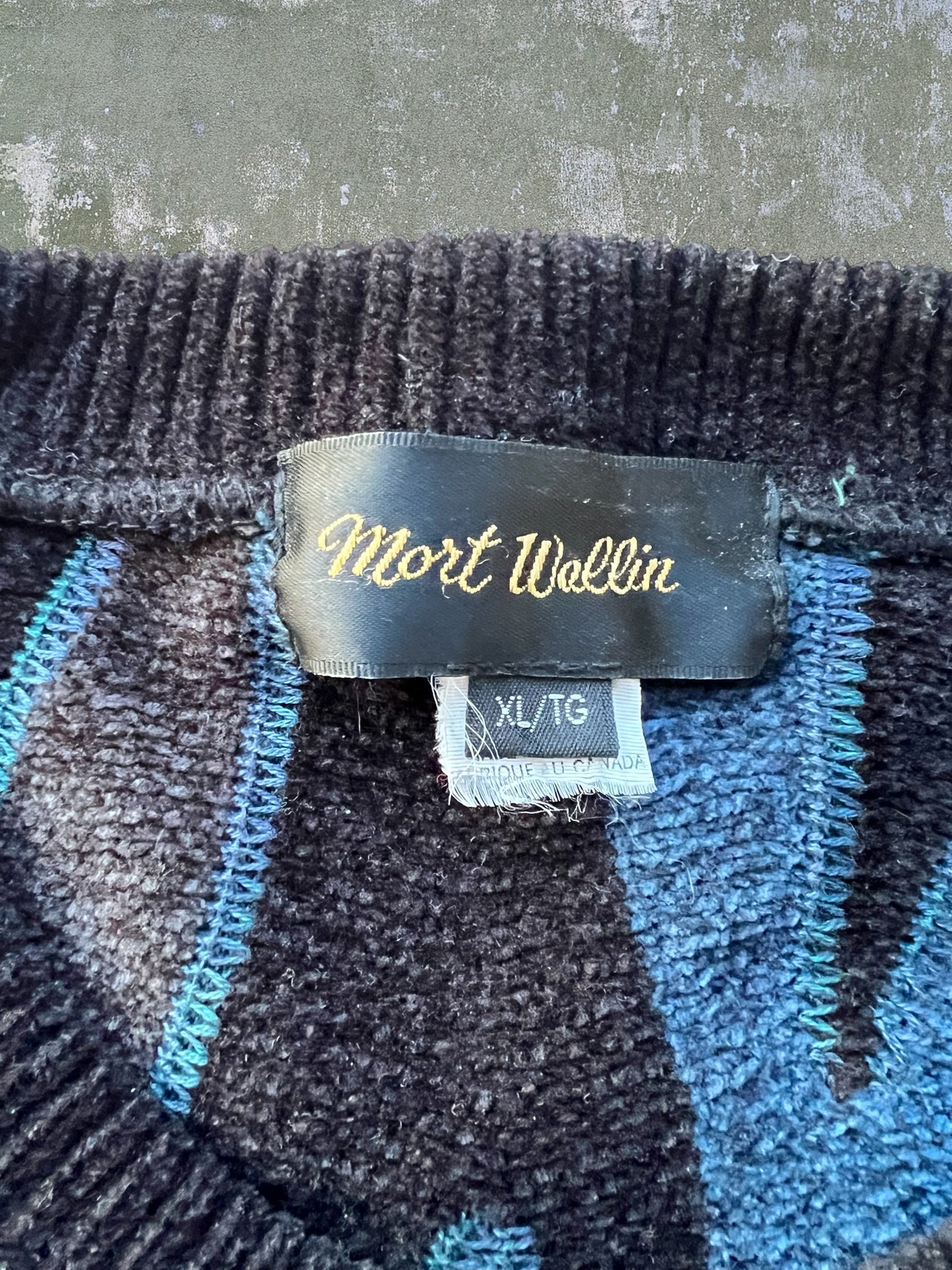 ‘90s Tundra Style Sweater (XL)