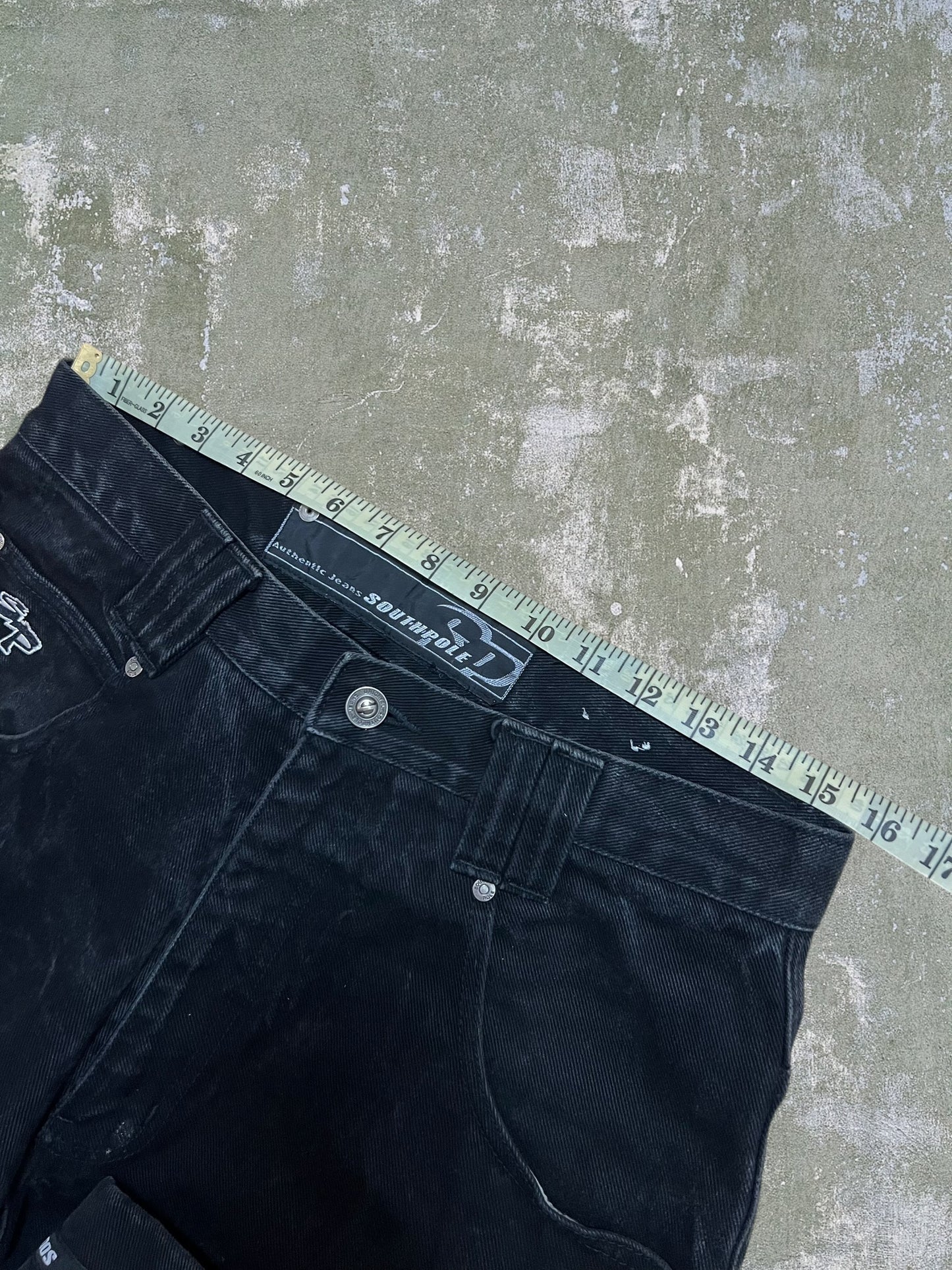 Early-2000s Southpole Carpenter Jeans (32)