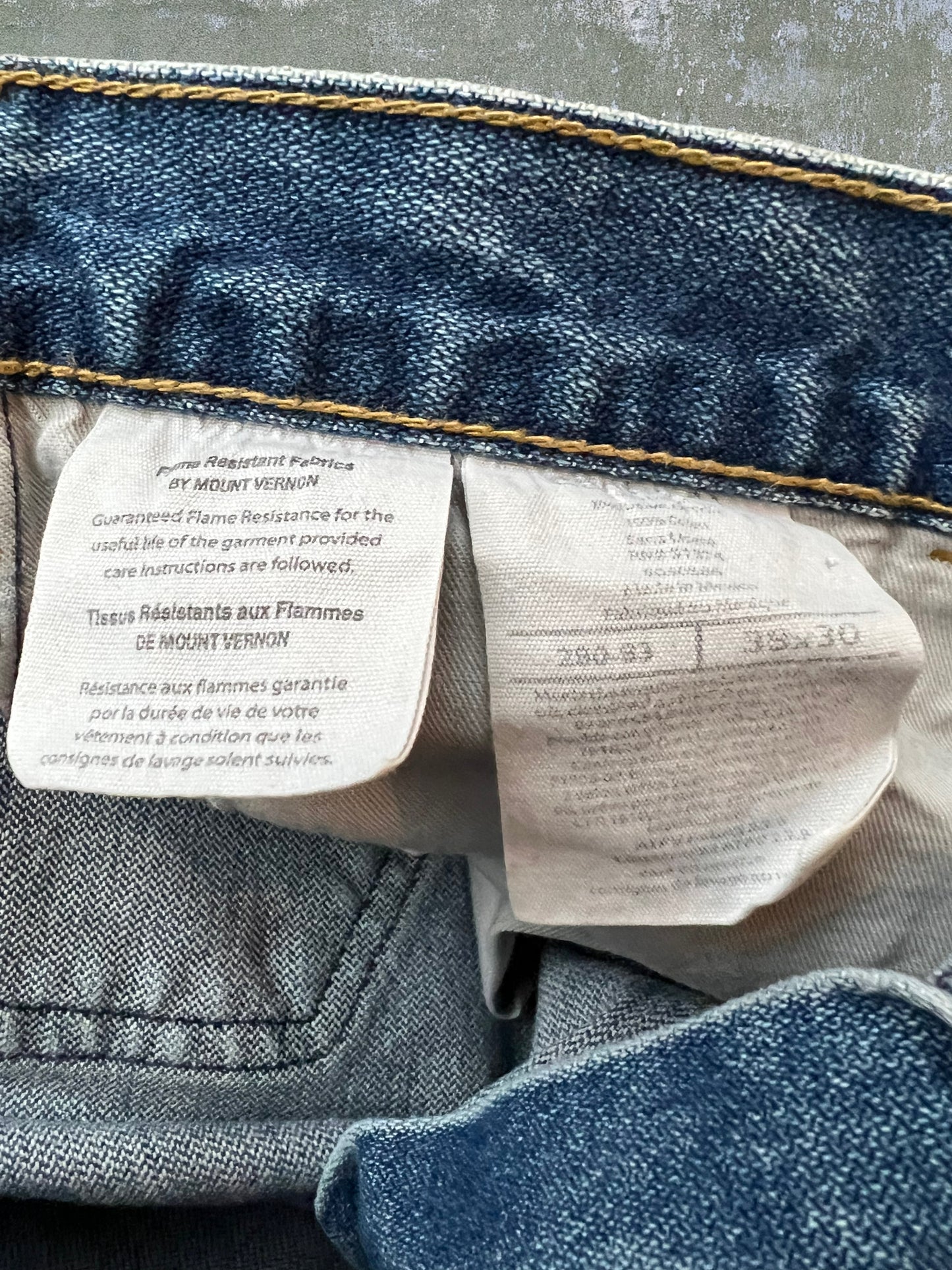 2000s Carhartt Flame Resistant Jeans (38x30)