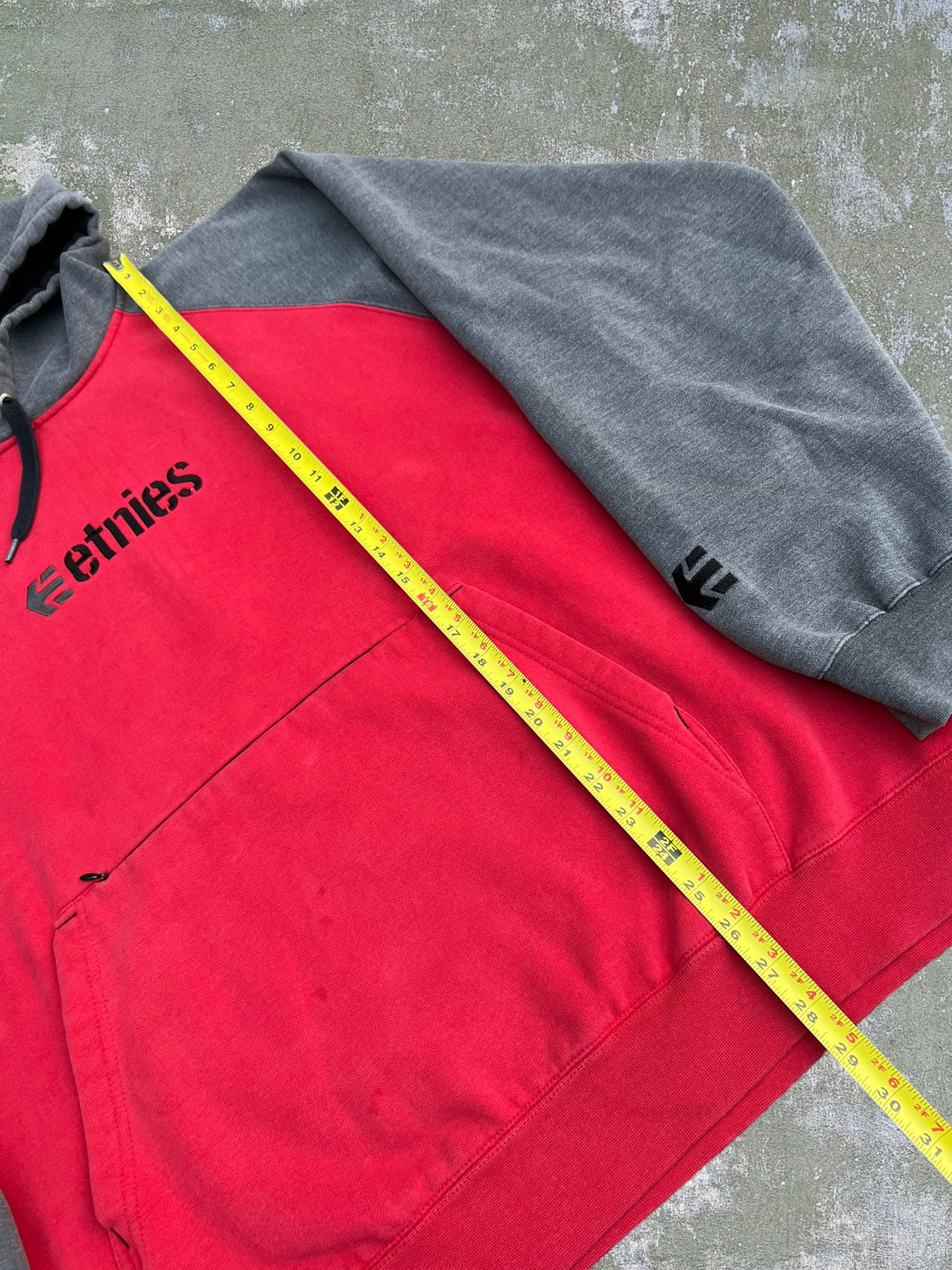 2000s Etnies Hoodie (XL)