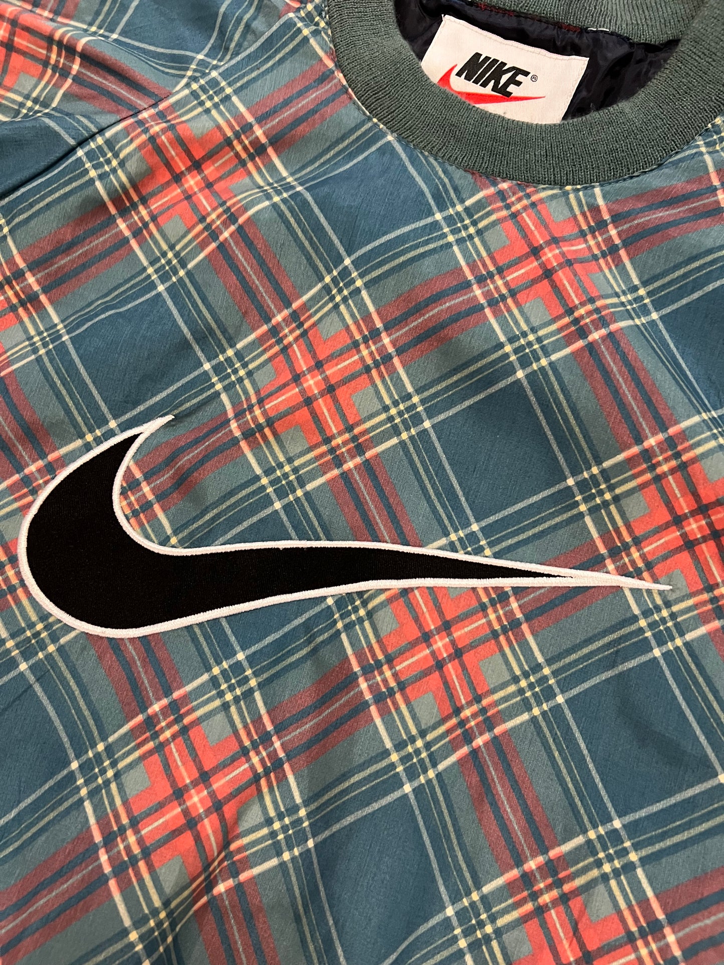 ‘90s Nike Pullover Windbreaker (Youth L)