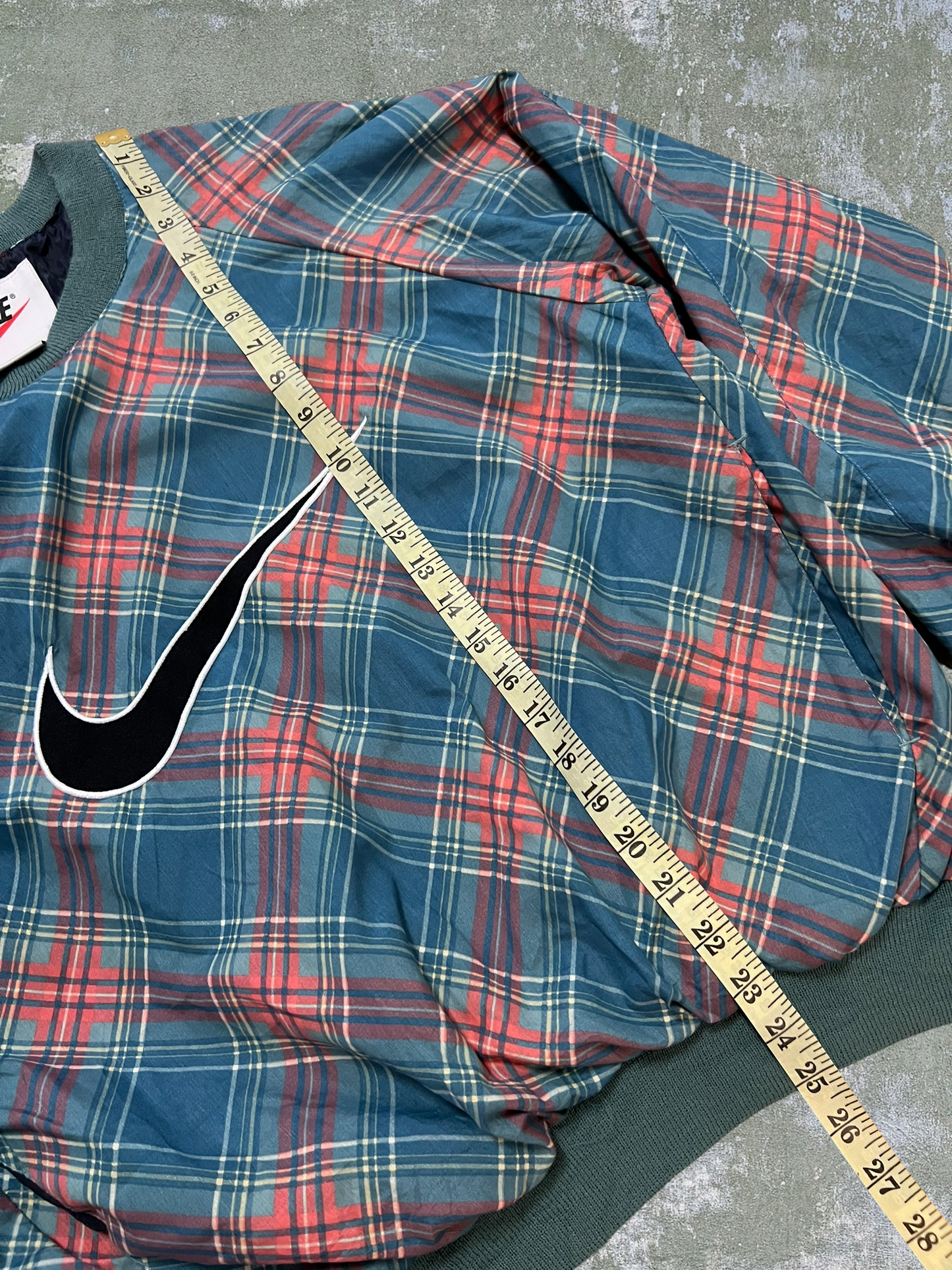 ‘90s Nike Pullover Windbreaker (Youth L)