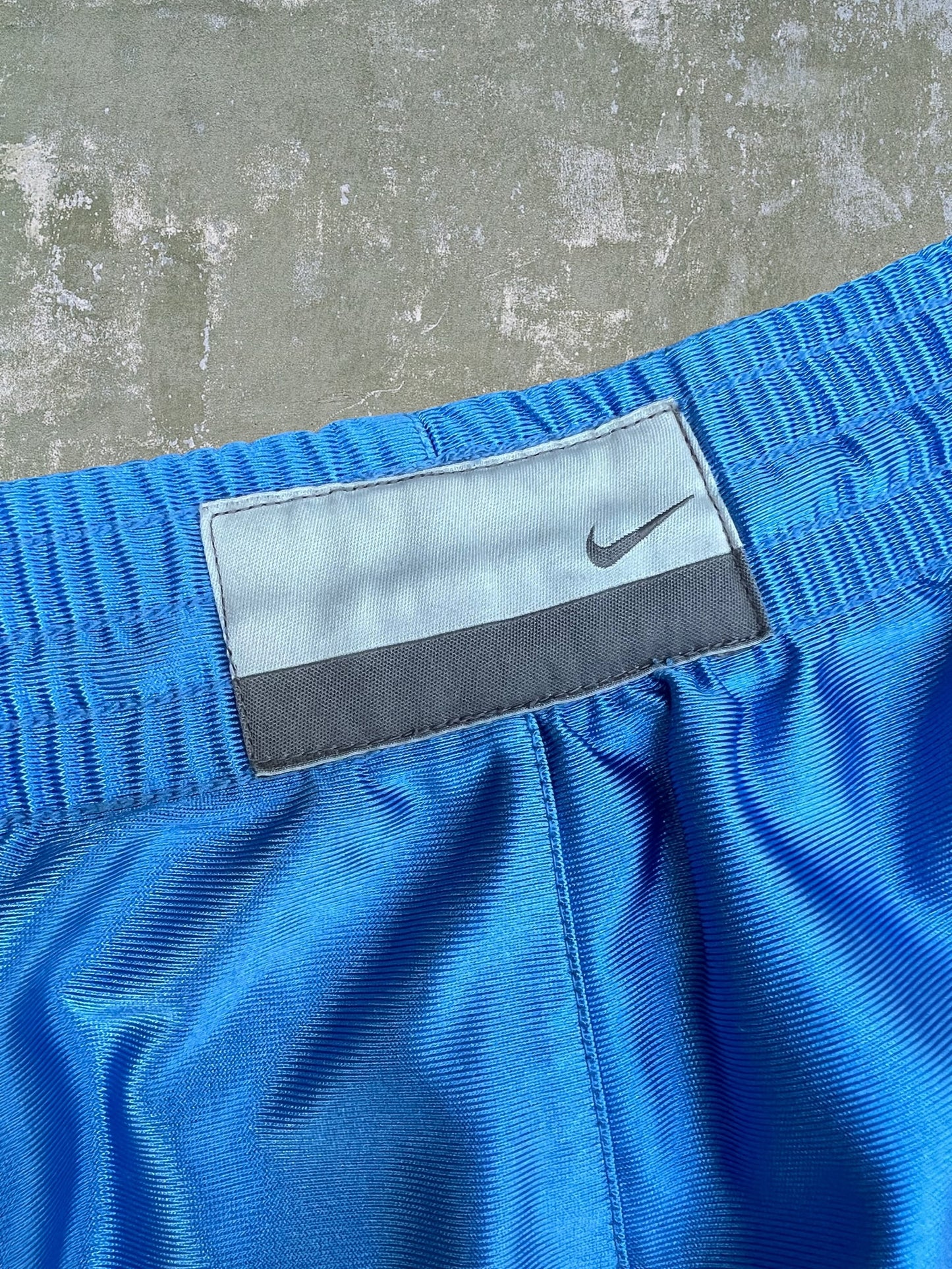 Early-2000s Nike Basketball Shorts (L)