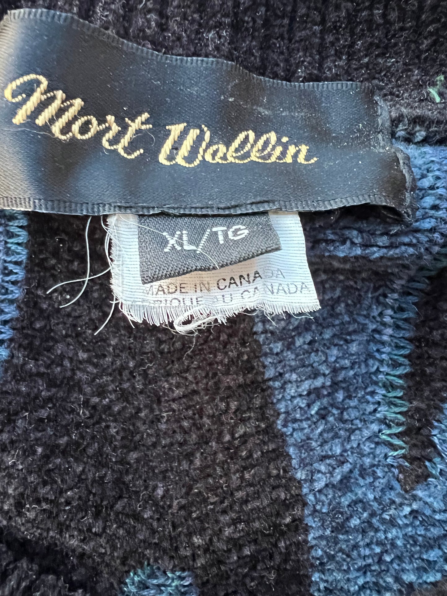 ‘90s Tundra Style Sweater (XL)