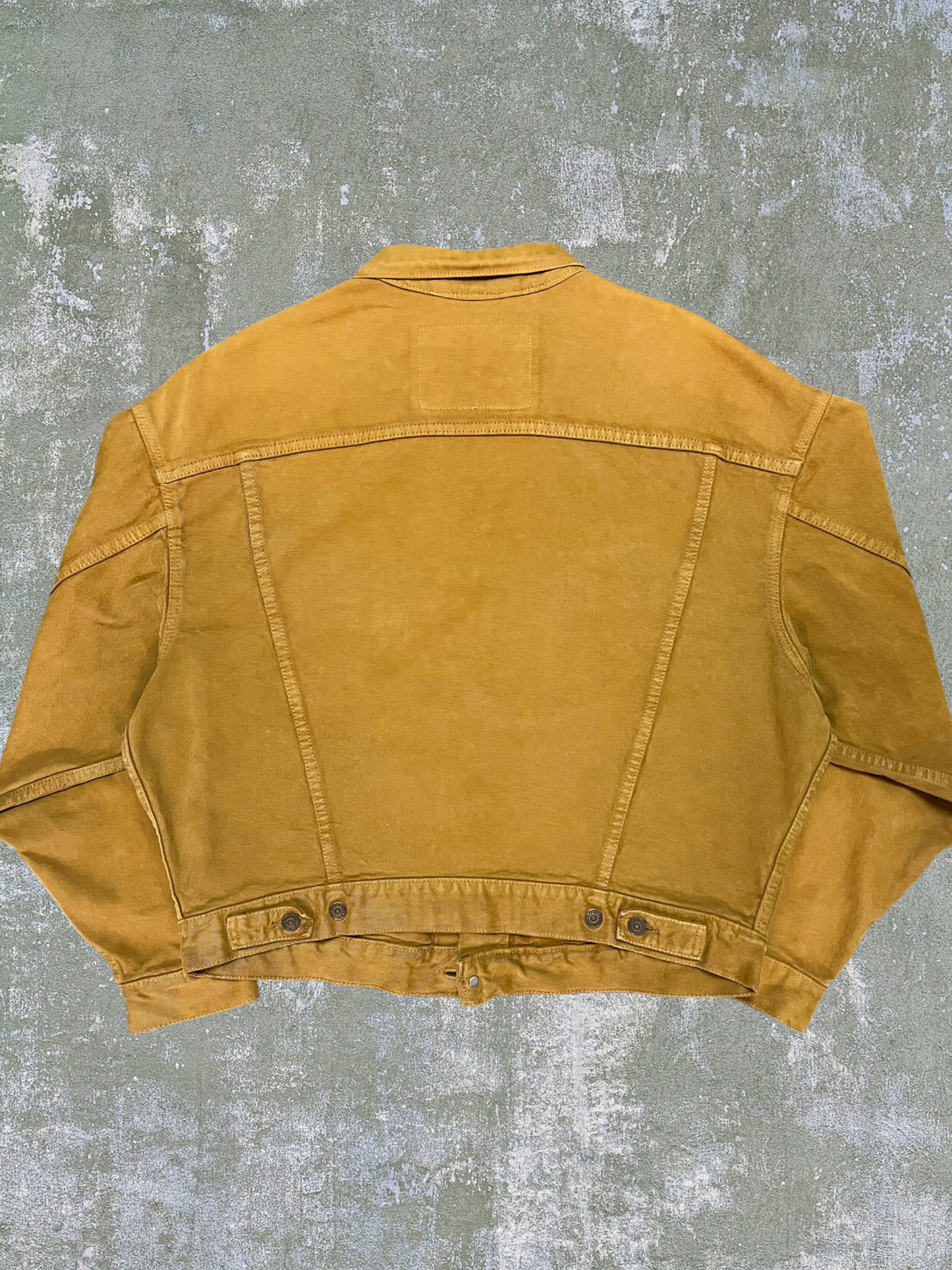 Early-90s Levi’s Denim Jacket (L)