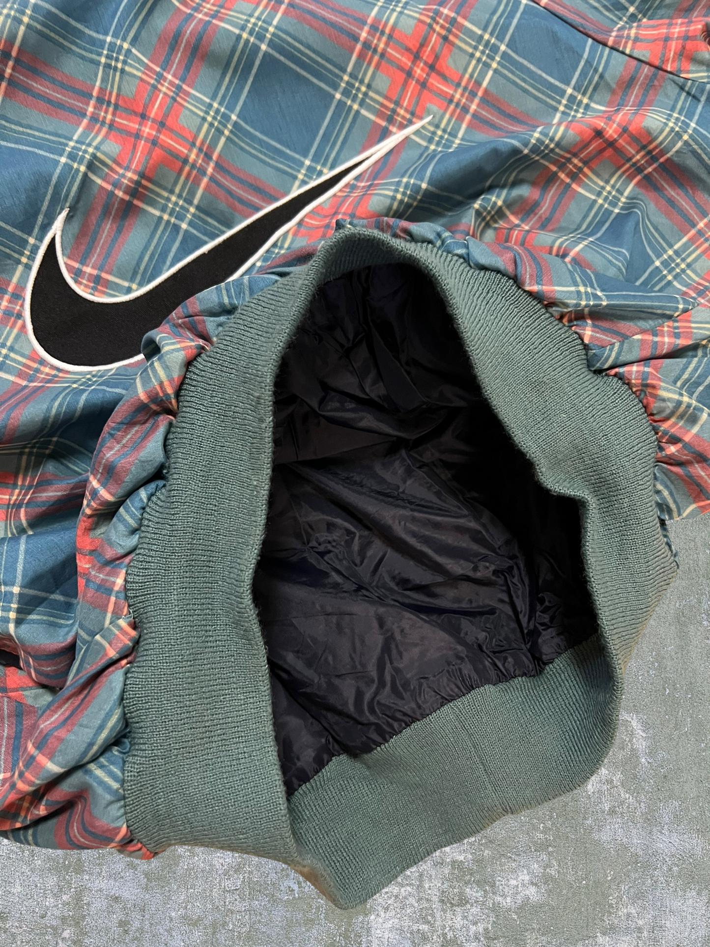 ‘90s Nike Pullover Windbreaker (Youth L)