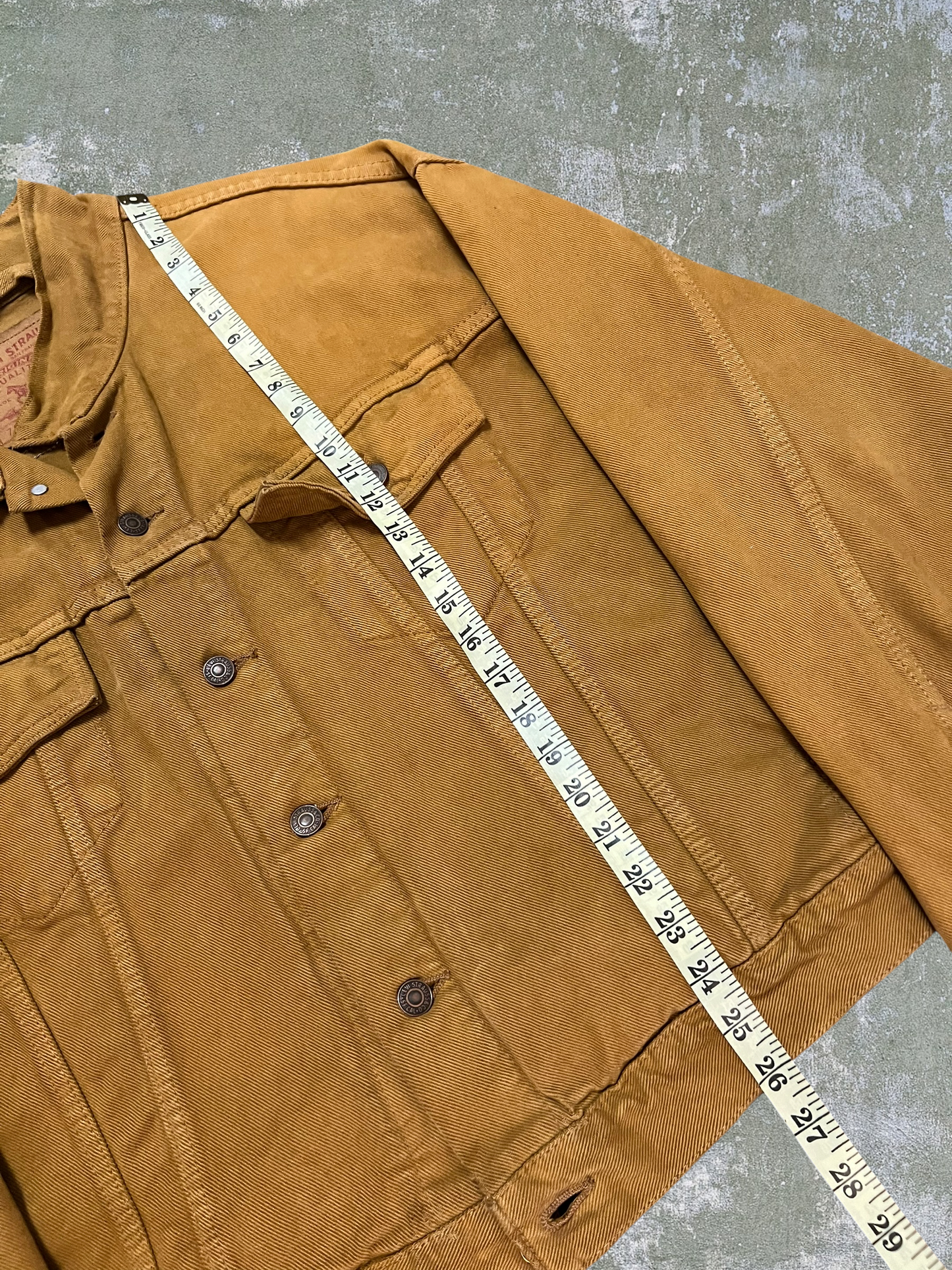 Early-90s Levi’s Denim Jacket (L)