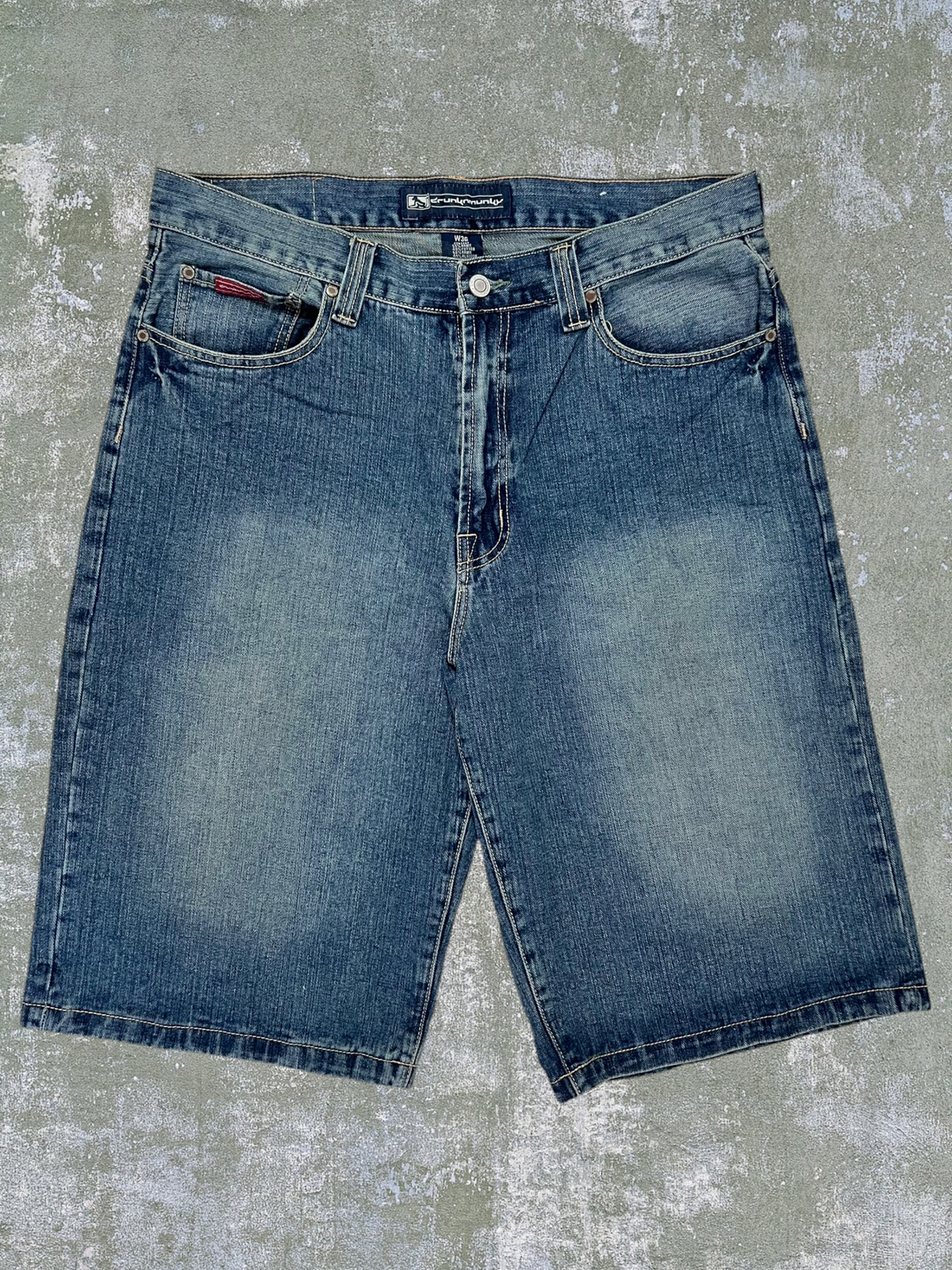 Early-2000s Drunknmunky Jean Shorts (36)