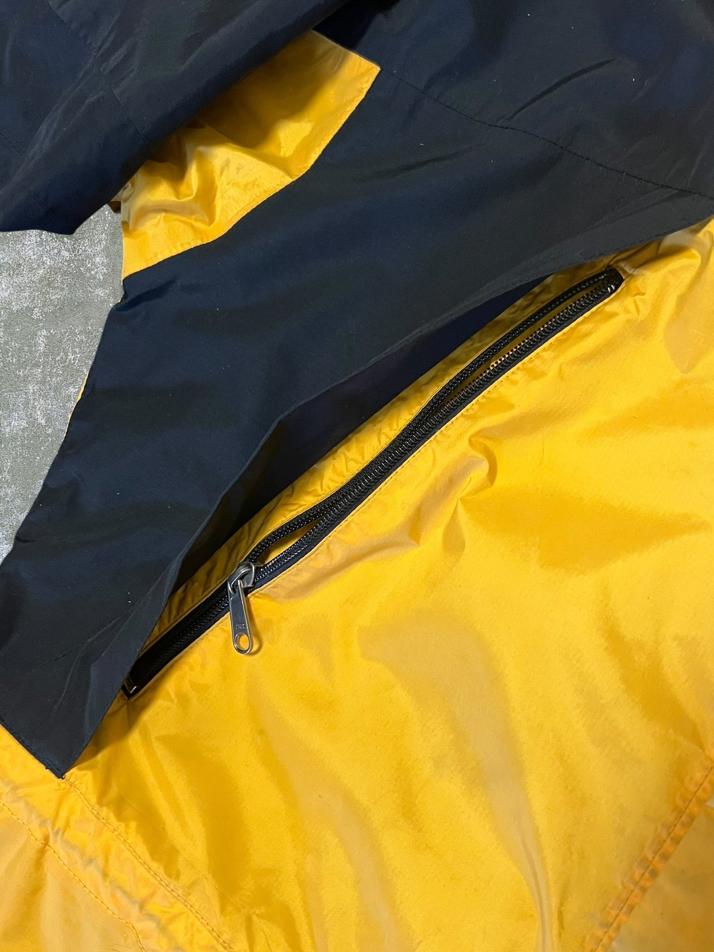 ‘90s The North Face Mountain Light Jacket (XL)