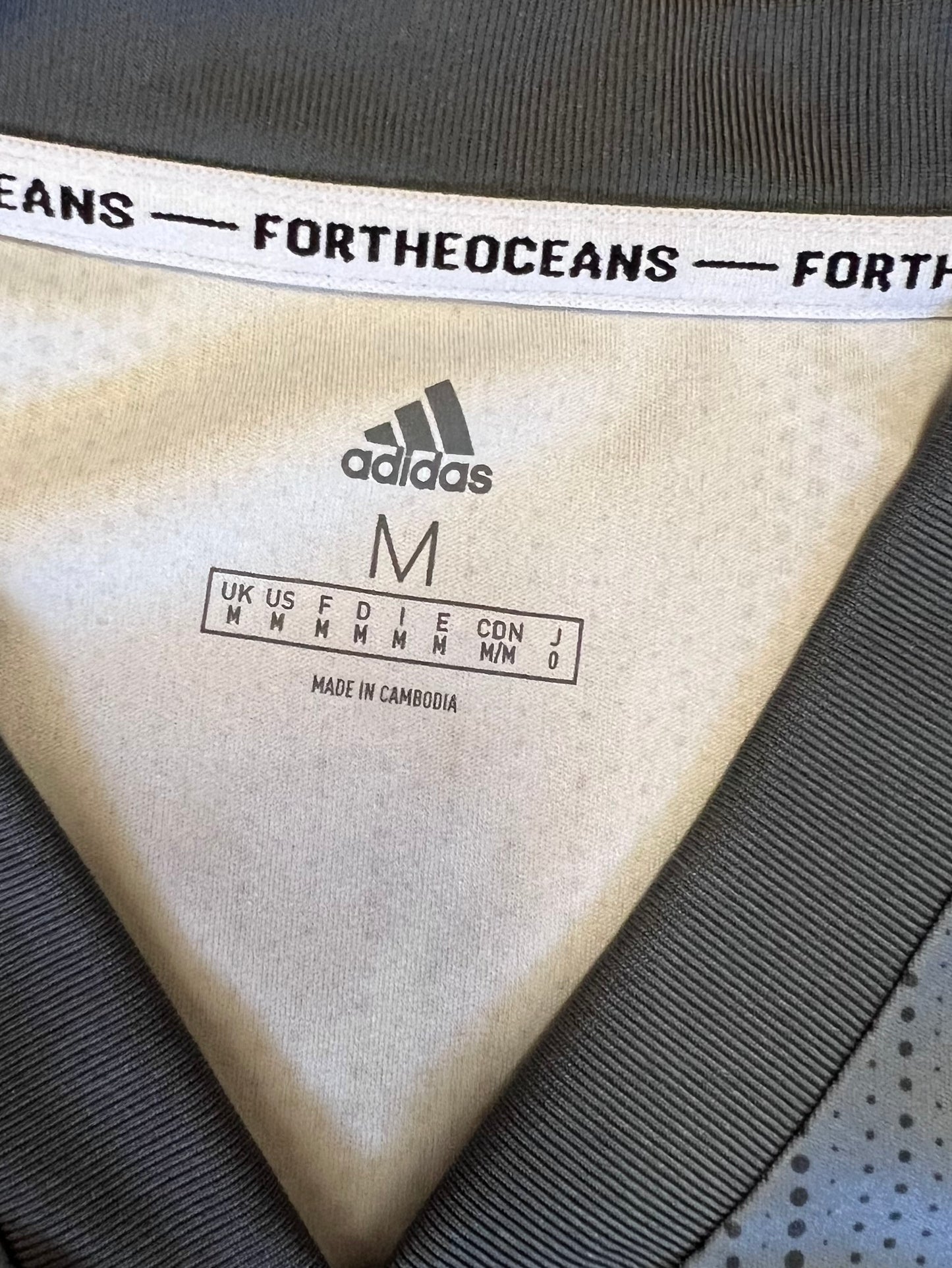 2018 Adidas FC Bayern Jersey (M)