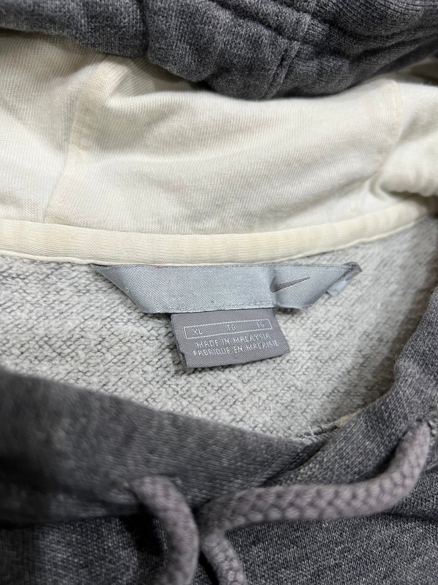 Early-2000s Nike Hoodie (XL)