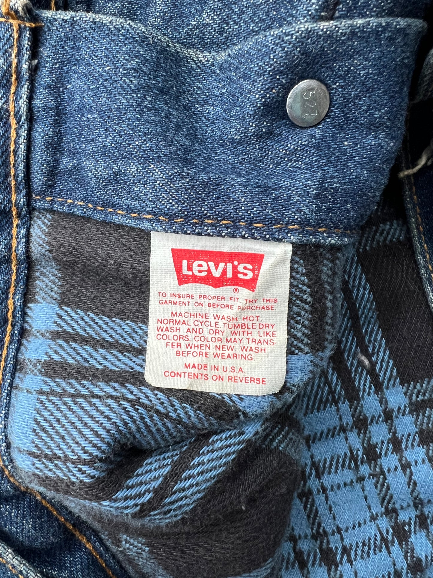 ‘90s Levi’s Flannel Lined Denim Jacket (M)