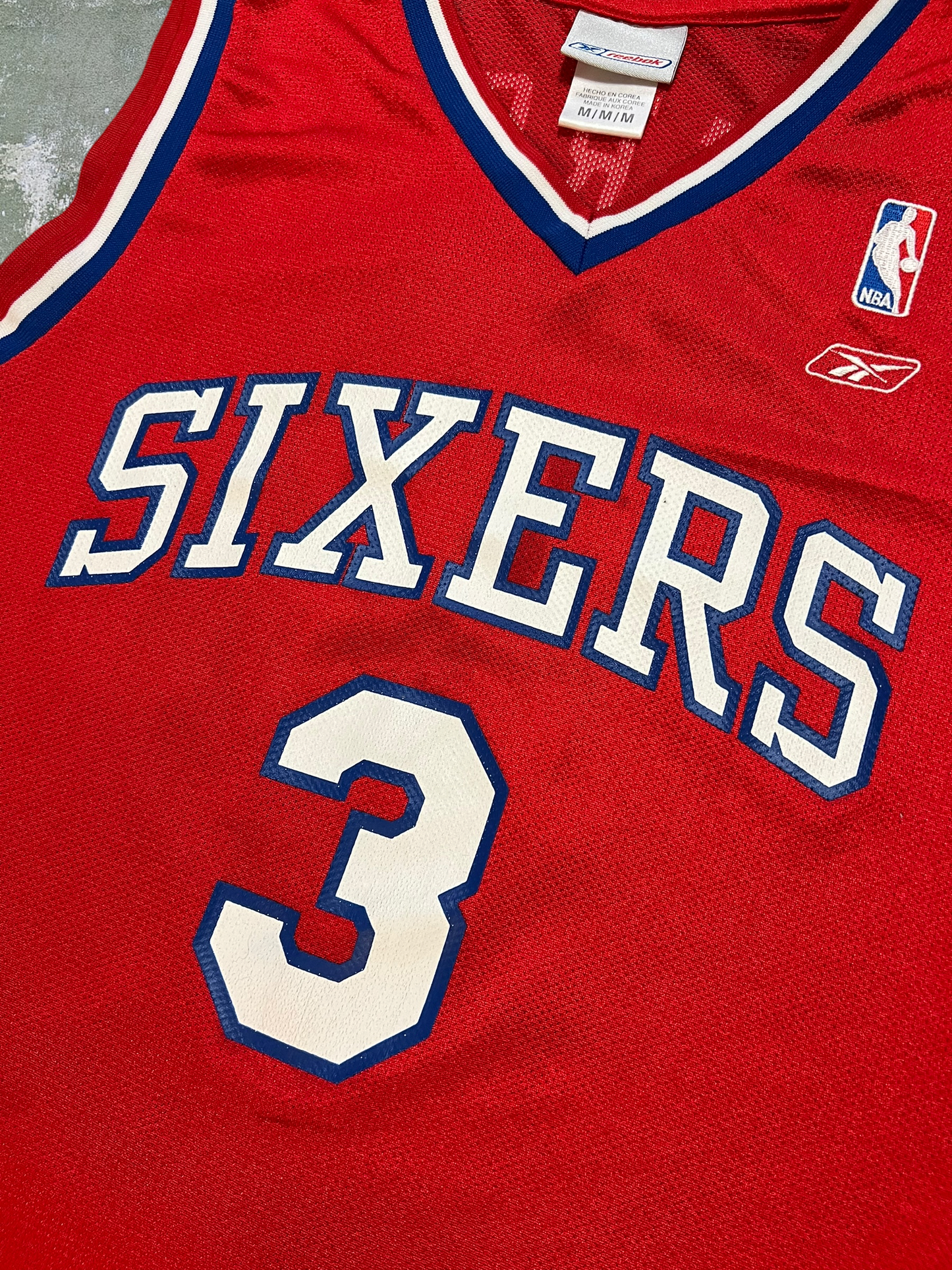 Early-2000s Reebok Allen Iverson Philadelphia 76ers Jersey (M)