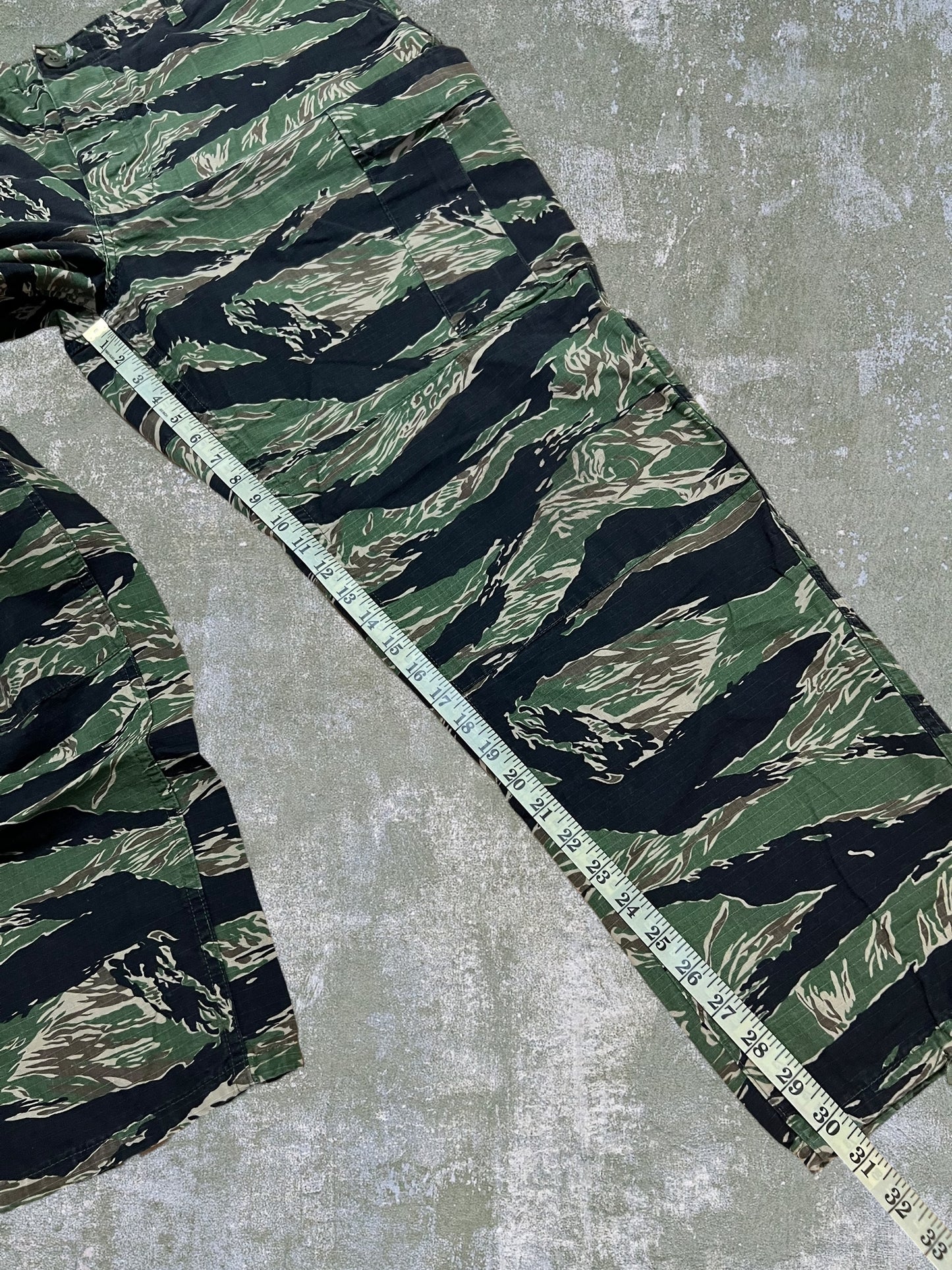2000s US Military Tiger Camo Combat Pants (XL)