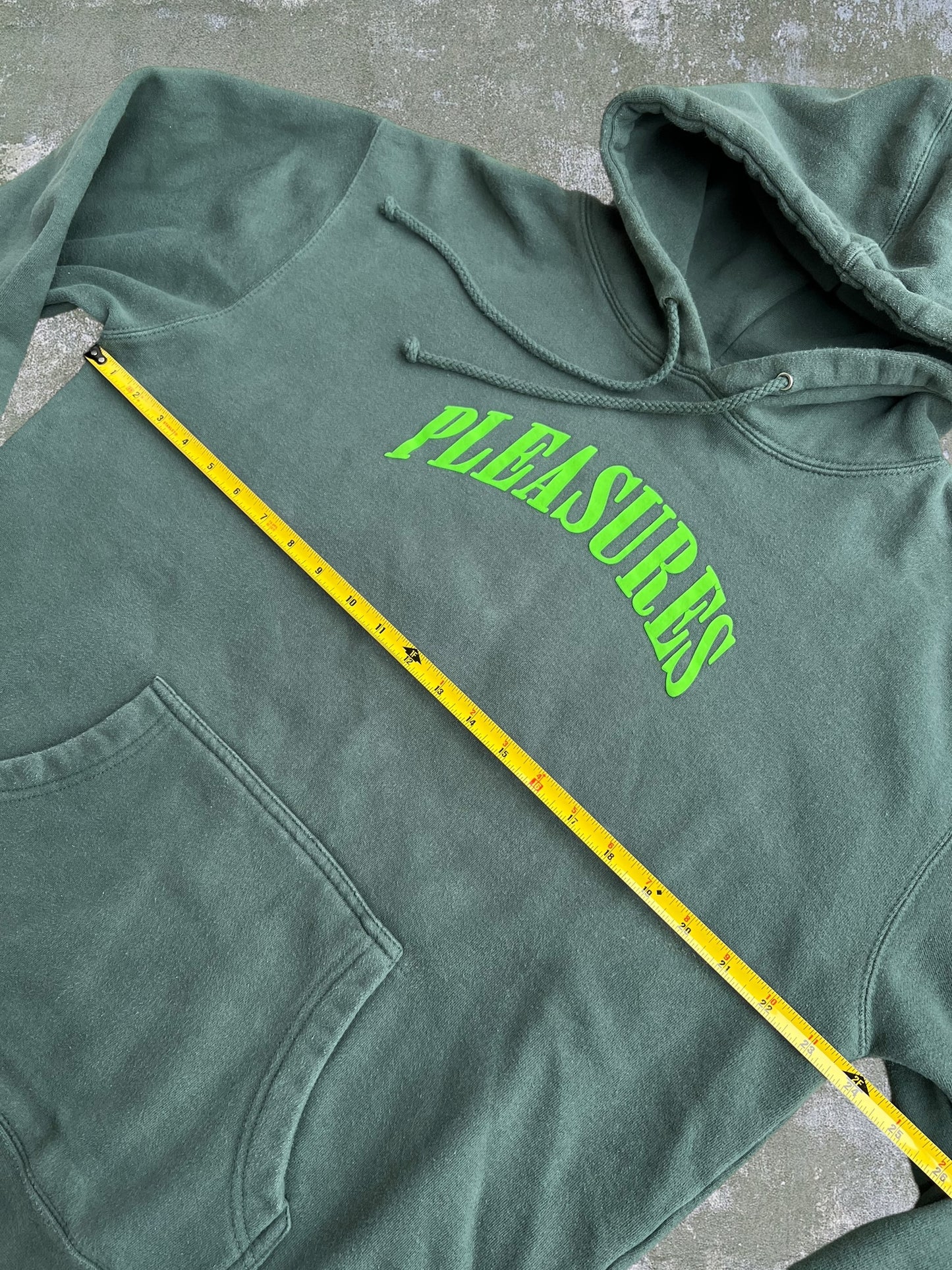 Pleasures Hoodie (L)