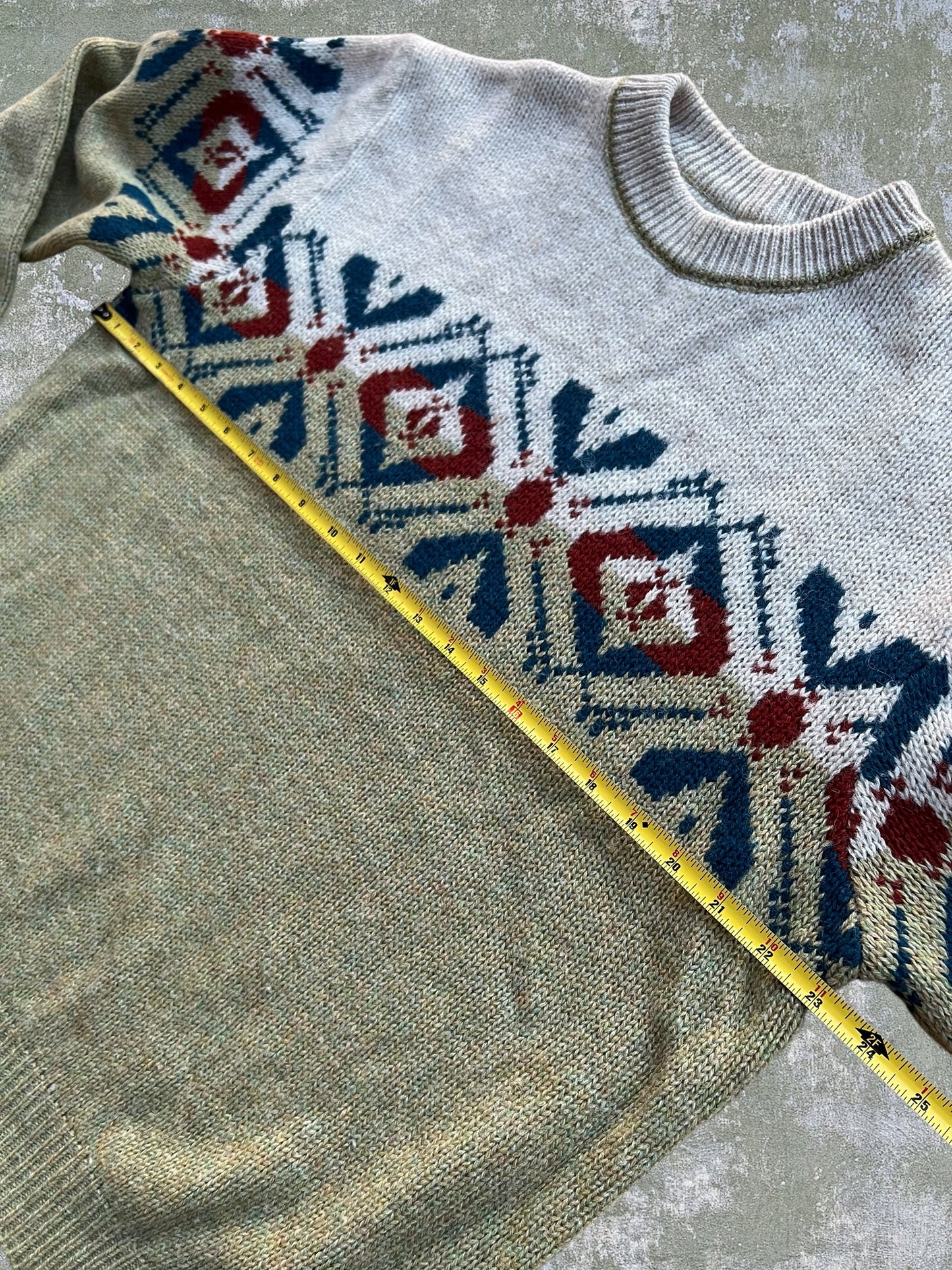 Vintage Patterned Wool Sweater (L)