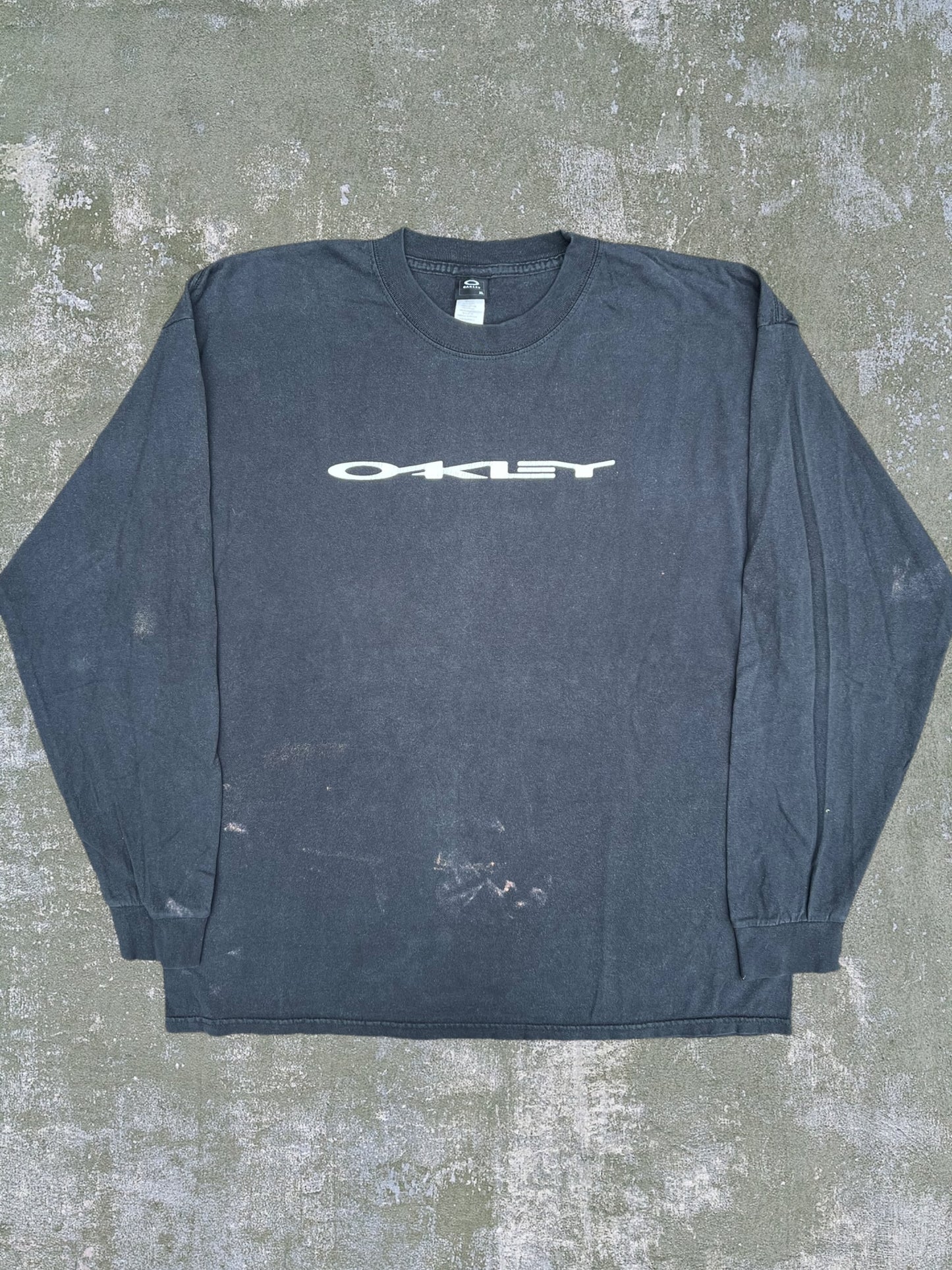 2000s Oakley Long Sleeve Tee (XL)