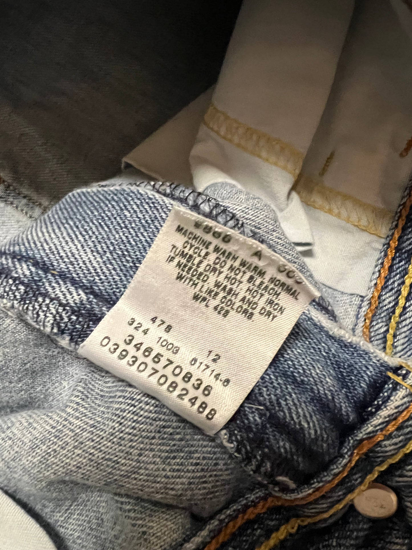 Early-2000s Levi’s Silver Tab Carpenter Jean Shorts (33)