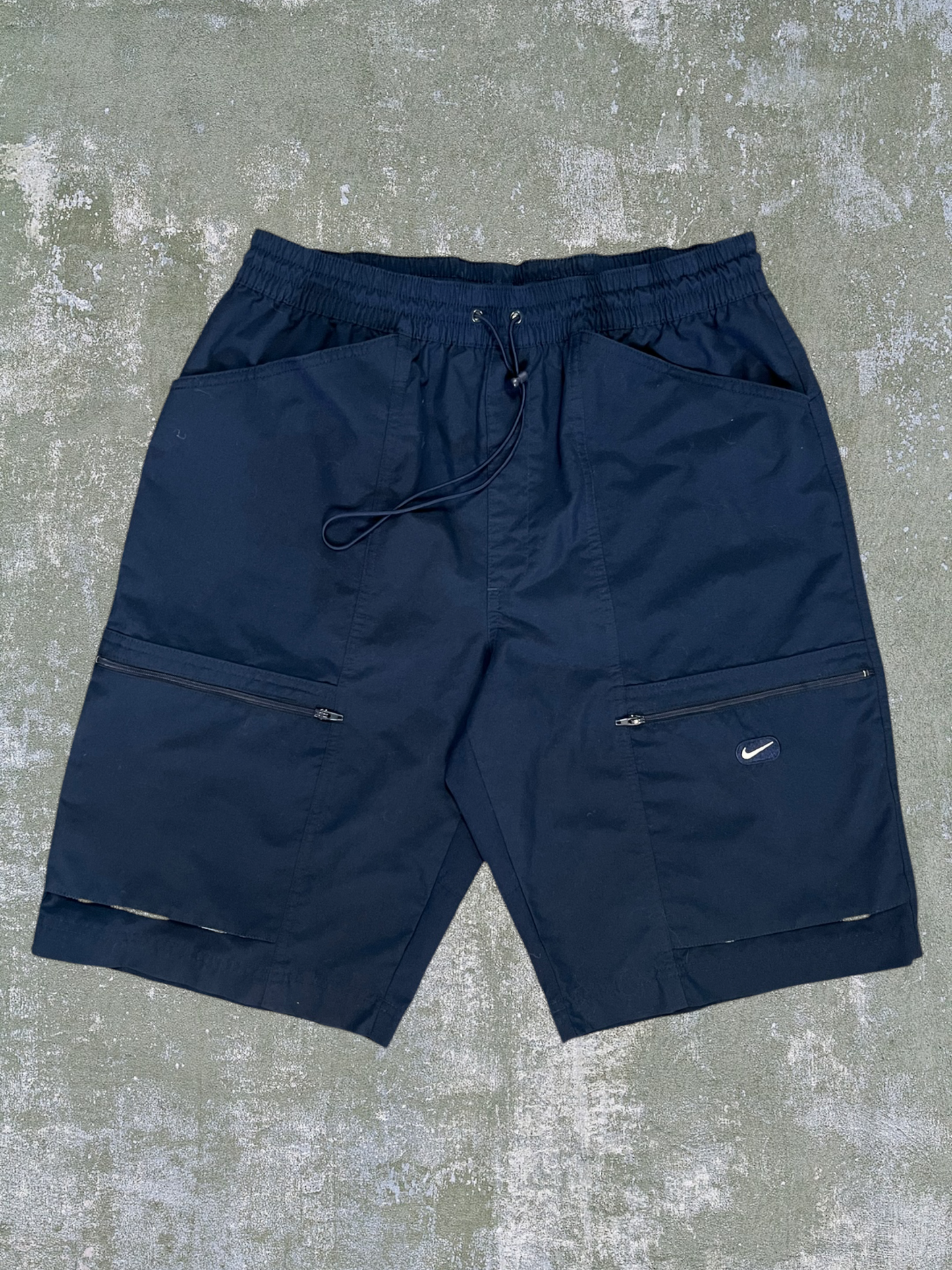 Early-2000s Nike Woven Cargo Shorts (M)