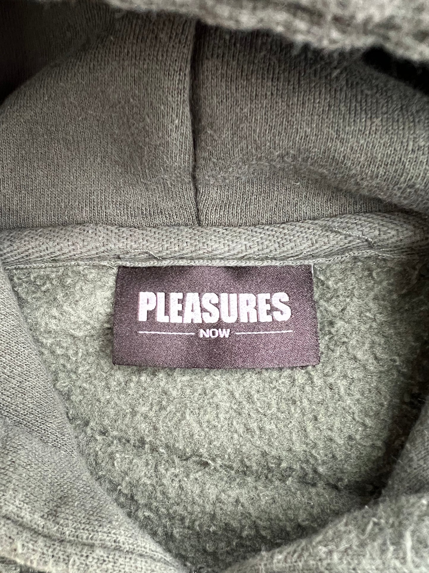 Pleasures Hoodie (L)