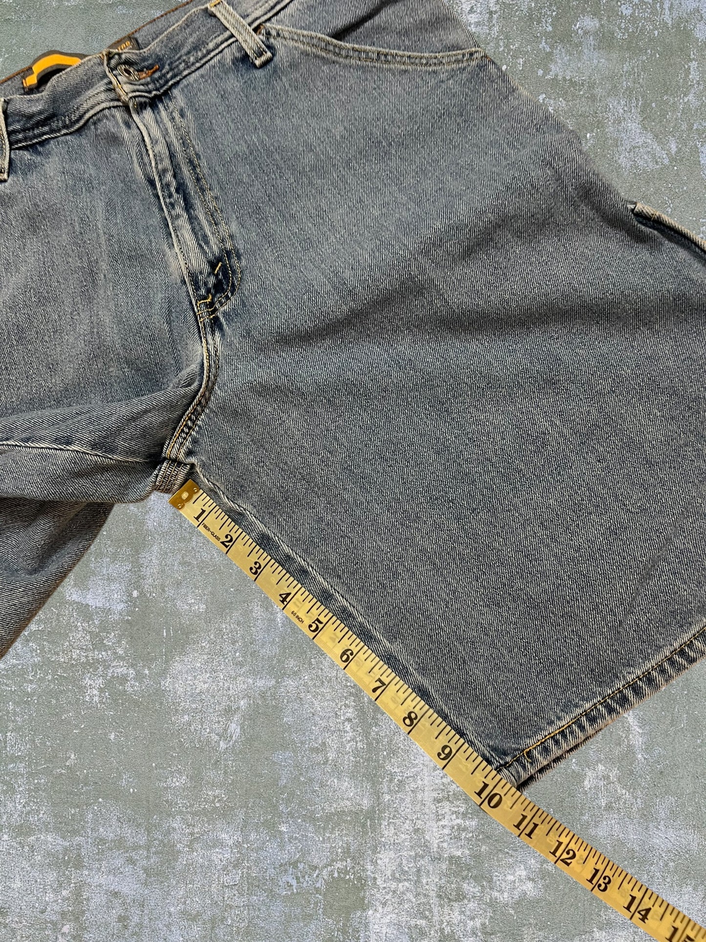 Early-2000s Levi’s Silver Tab Carpenter Jean Shorts (33)