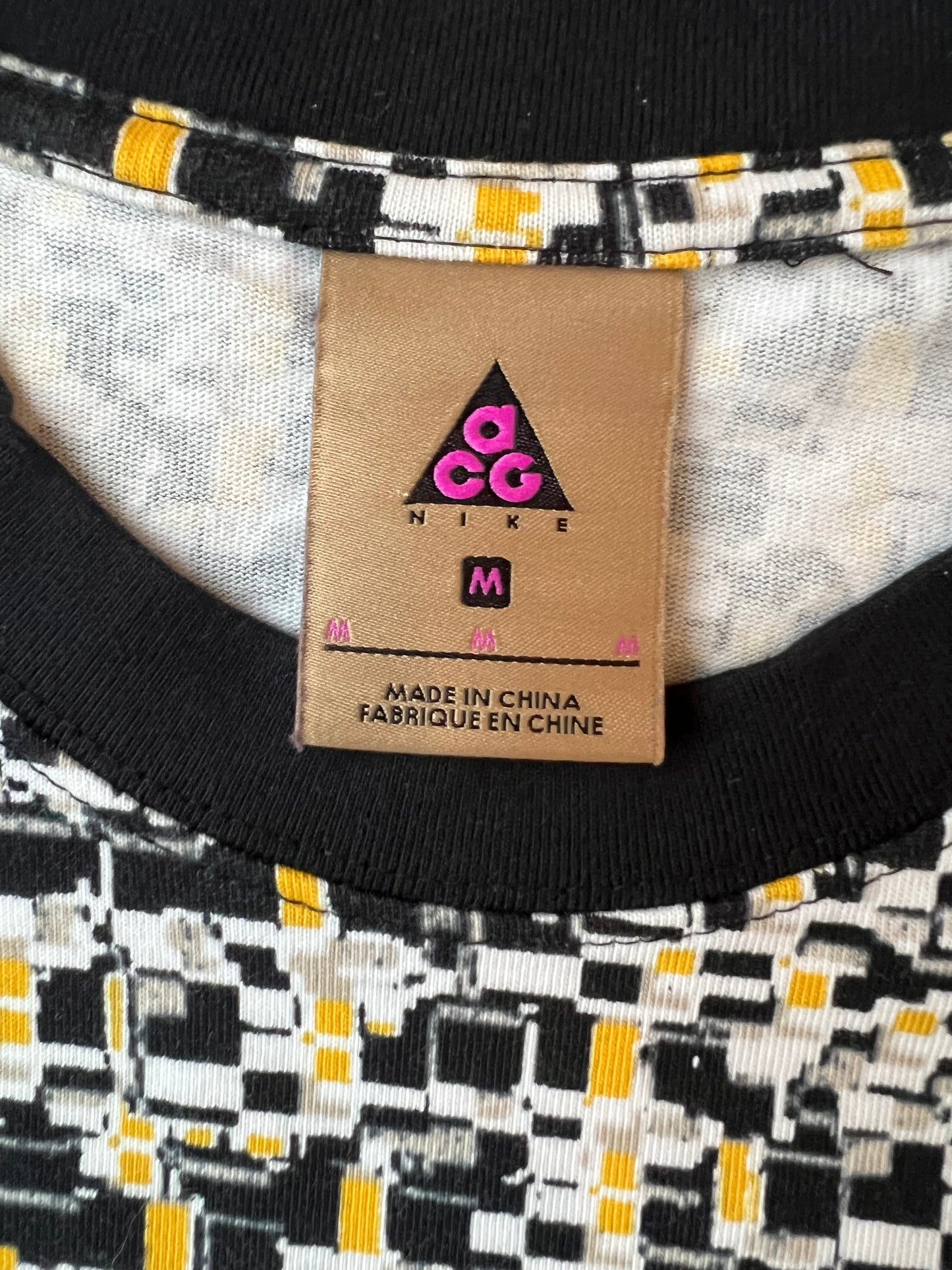 Nike ACG All Over Print Tee (L)