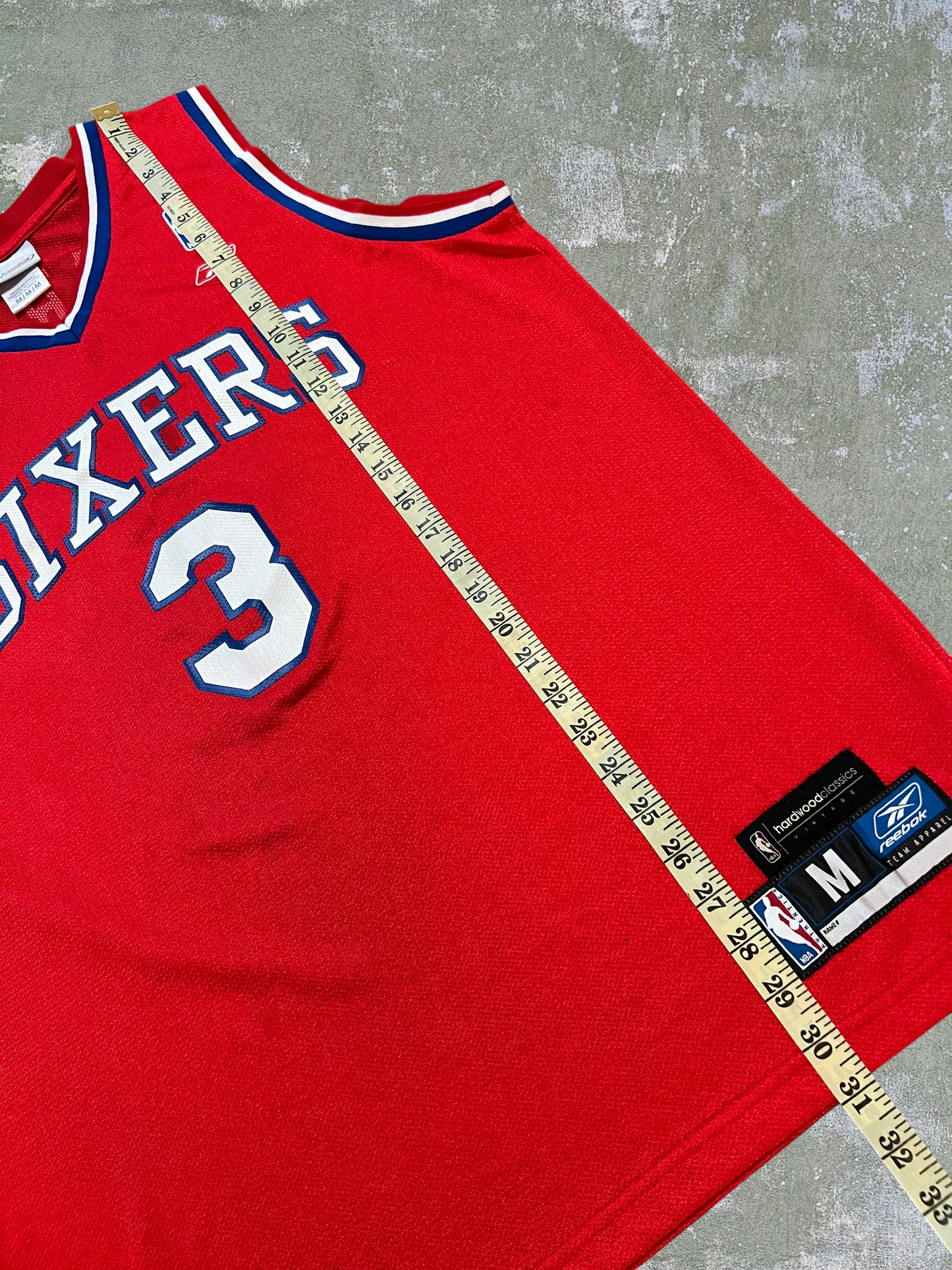 Early-2000s Reebok Allen Iverson Philadelphia 76ers Jersey (M)
