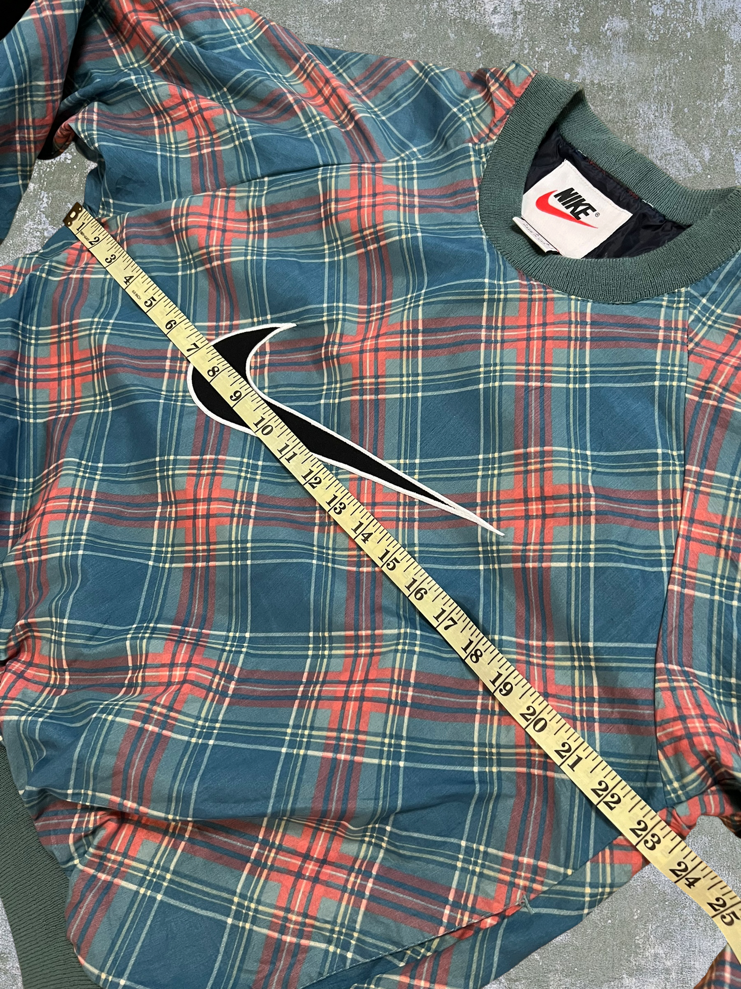 ‘90s Nike Pullover Windbreaker (Youth L)