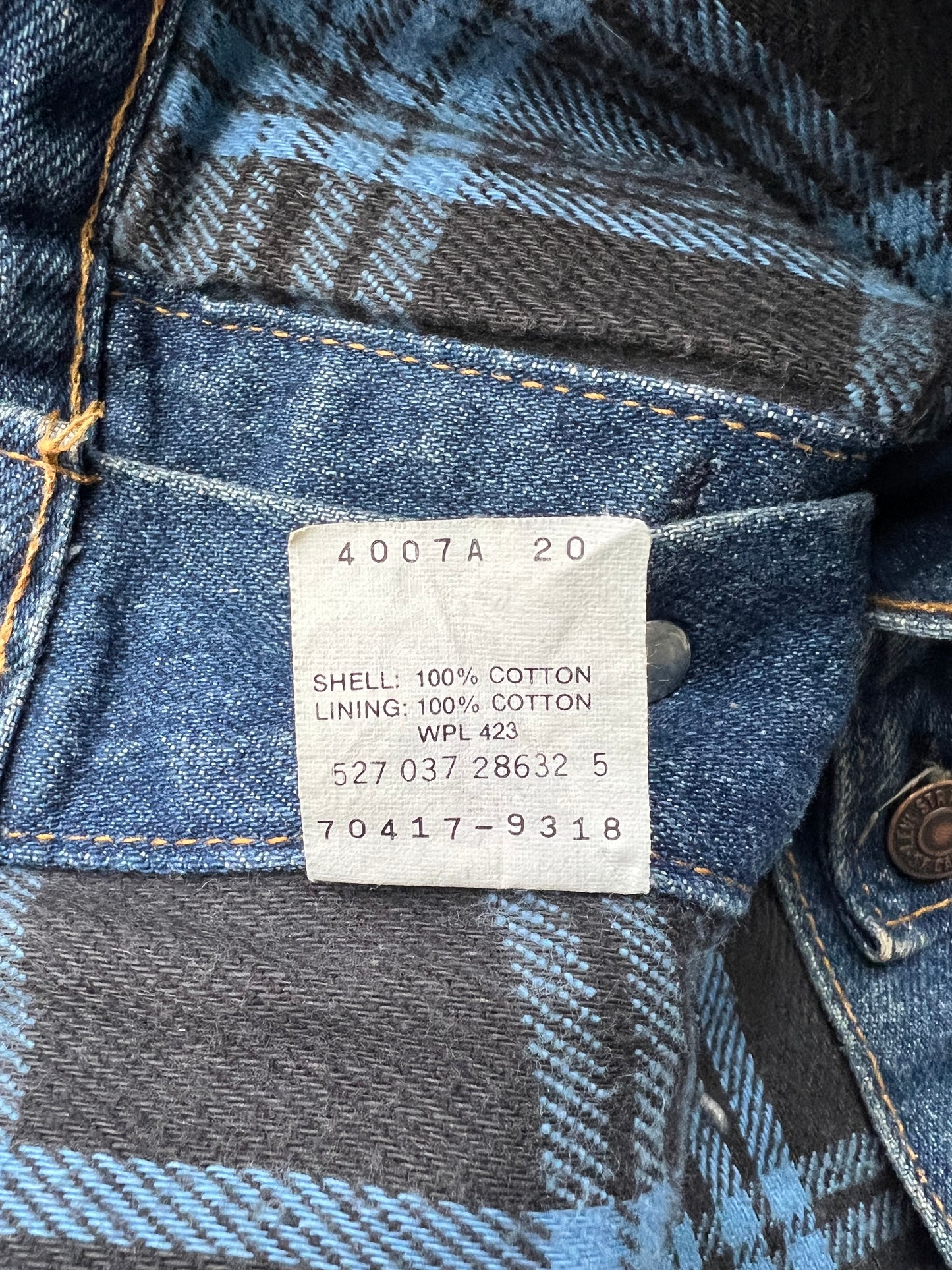 ‘90s Levi’s Flannel Lined Denim Jacket (M)