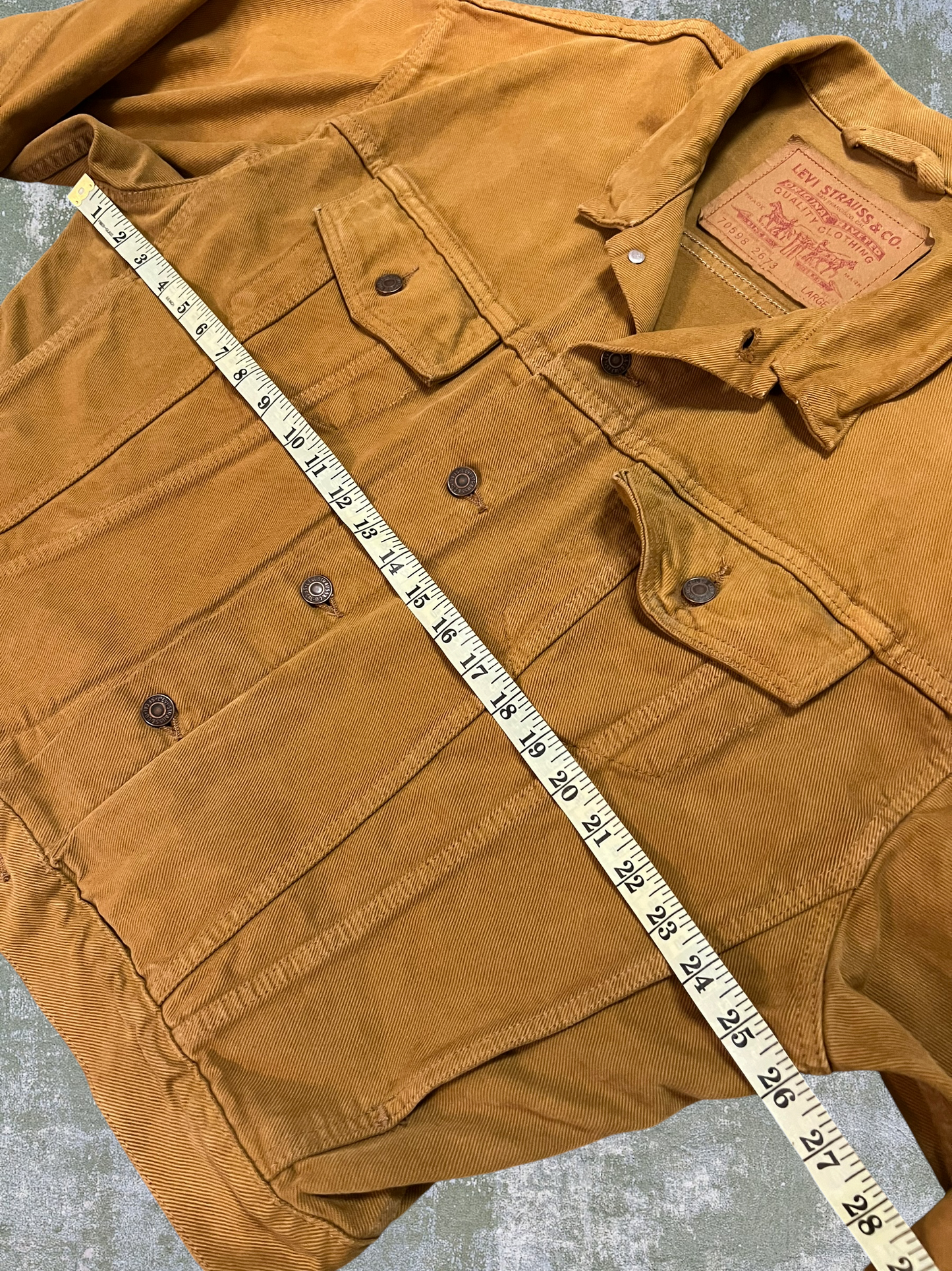 Early-90s Levi’s Denim Jacket (L)