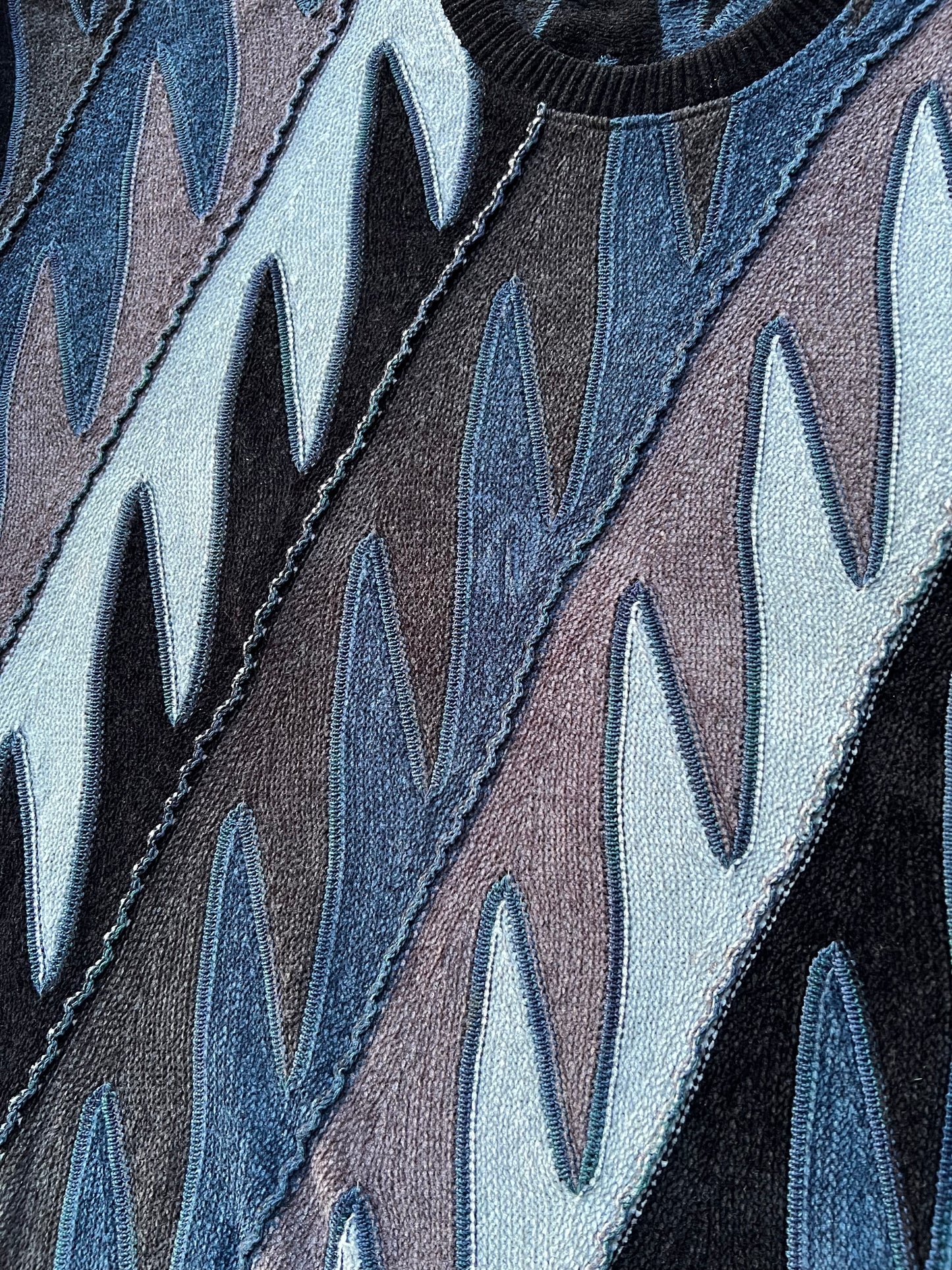 ‘90s Tundra Style Sweater (XL)