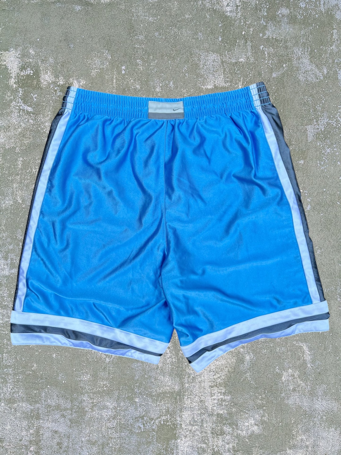 Early-2000s Nike Basketball Shorts (L)