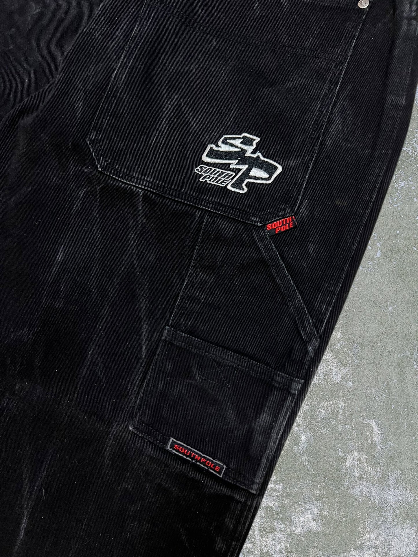 Early-2000s Southpole Carpenter Jeans (32)